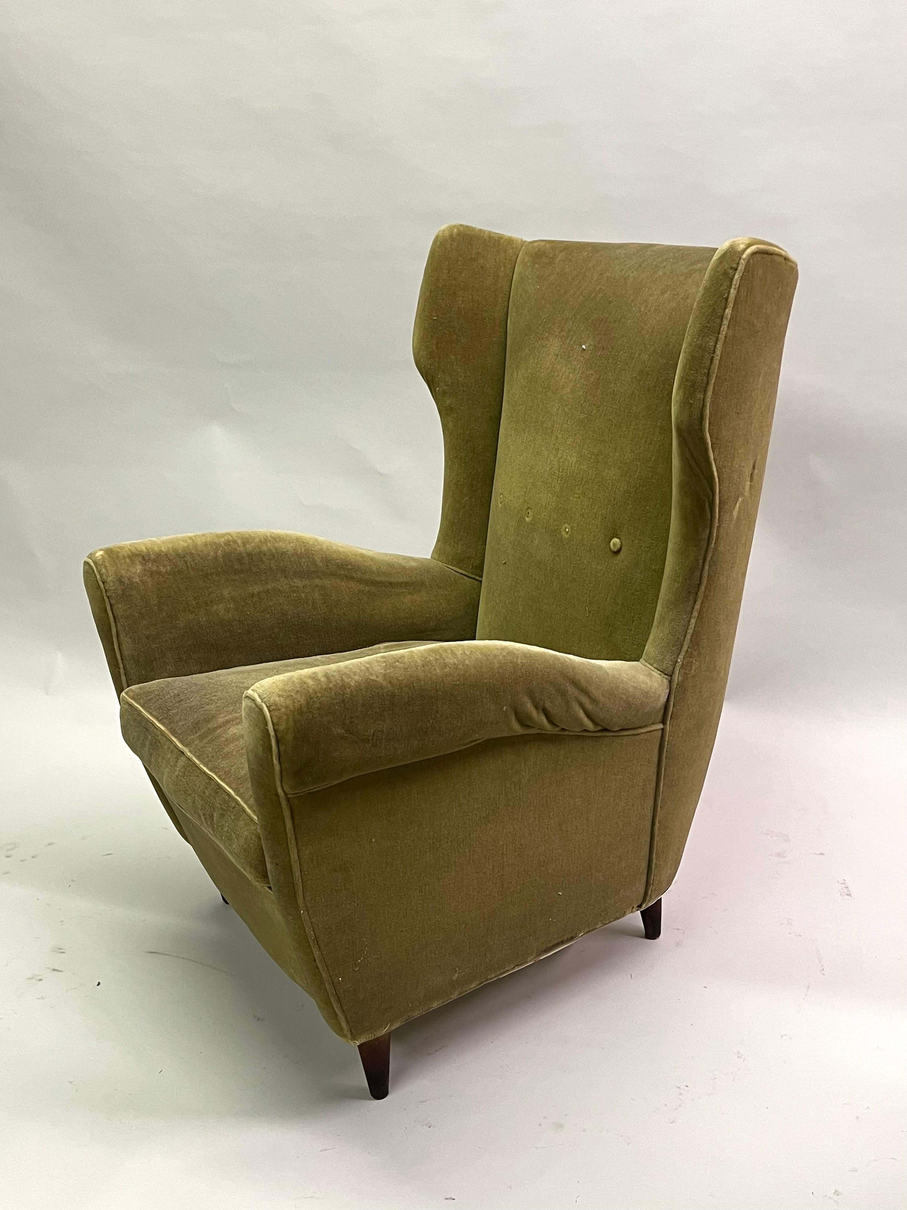 Pair of Italian Mid-Century Wingback Lounge Chairs Attr. to Gio Ponti, Model 512 For Sale 4