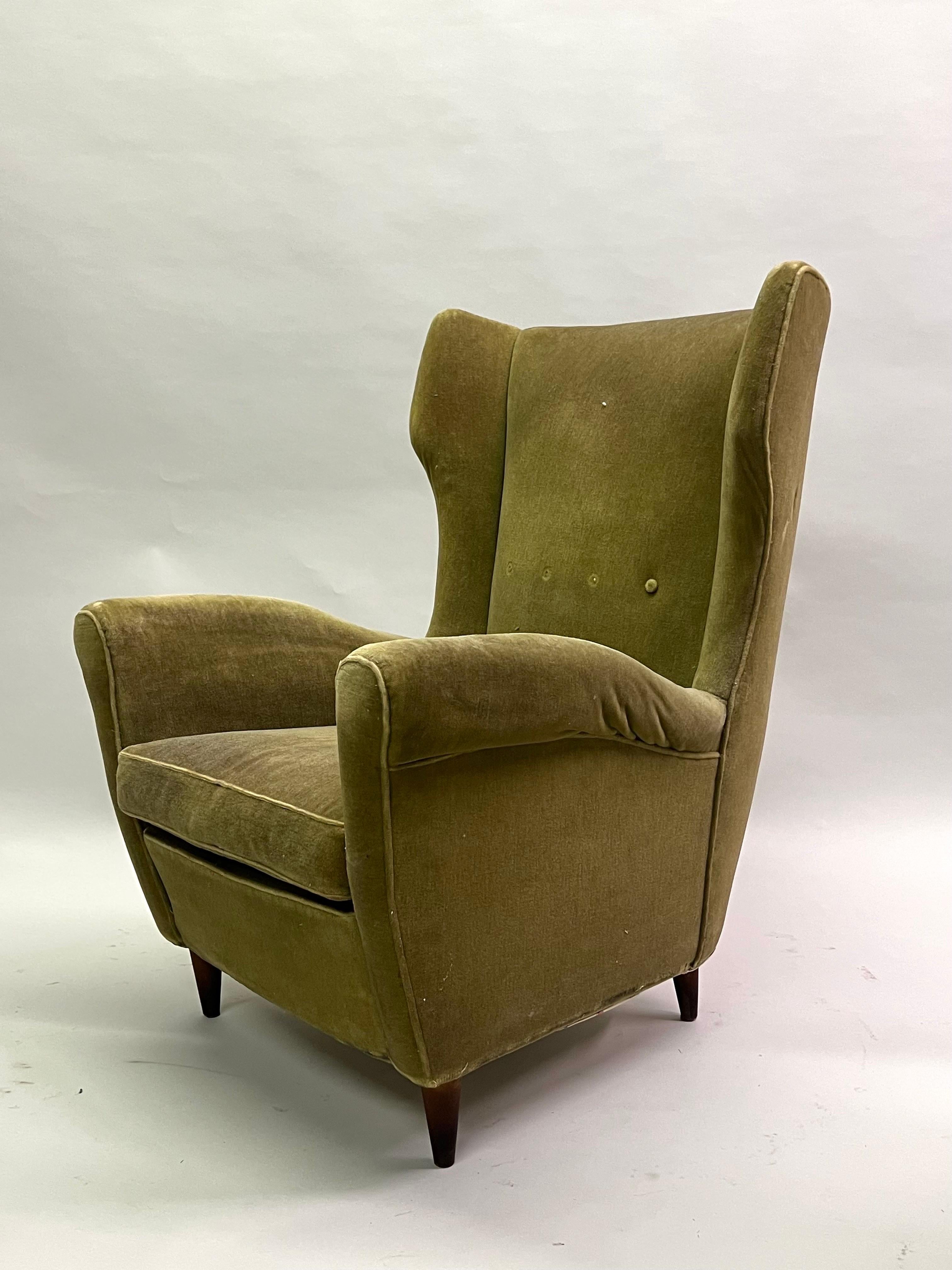 Pair of Italian Mid-Century Wingback Lounge Chairs Attr. to Gio Ponti, Model 512 For Sale 5