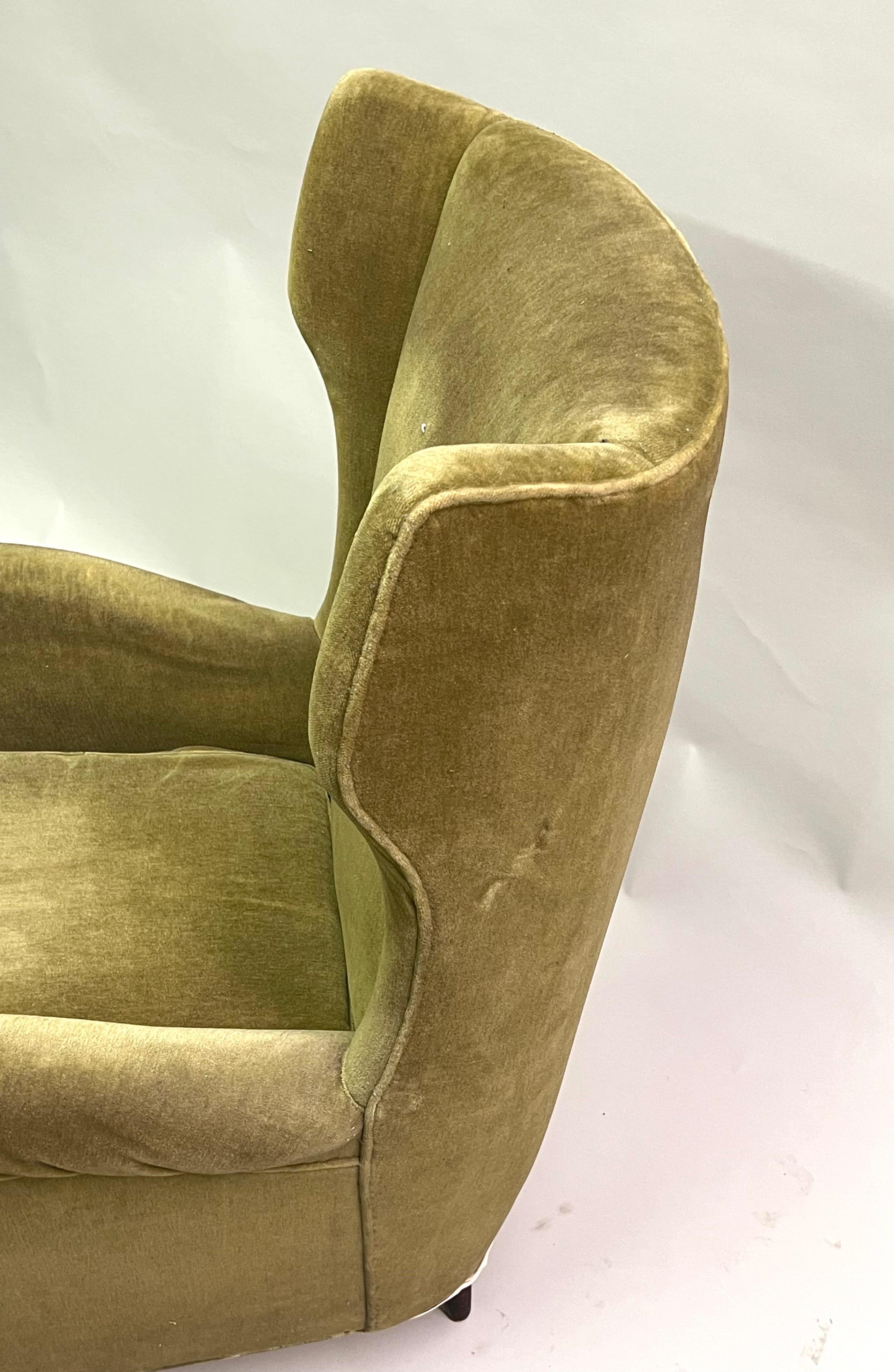 Pair of Italian Mid-Century Wingback Lounge Chairs Attr. to Gio Ponti, Model 512 For Sale 8