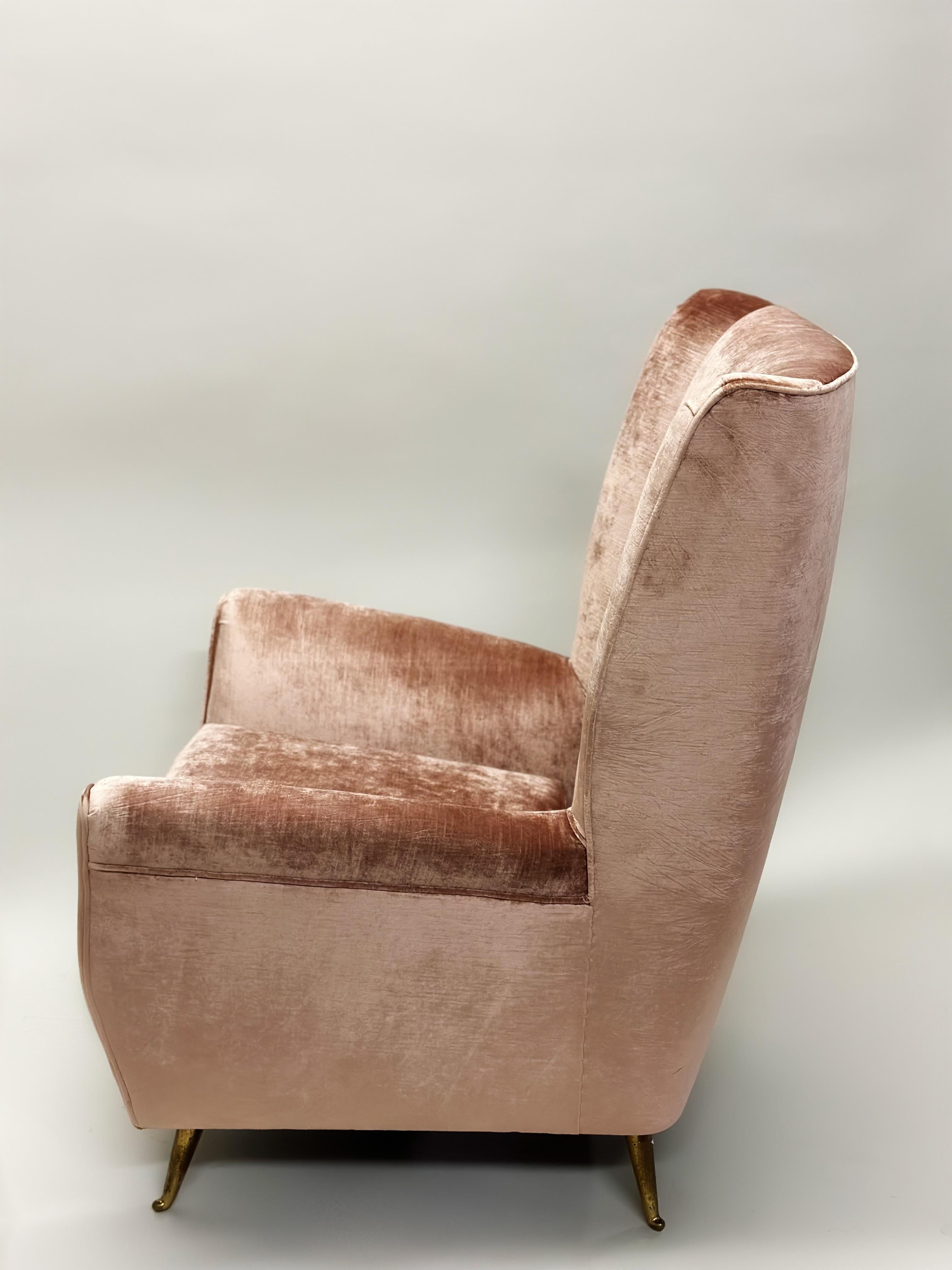 Paire de fauteuils de salon italiens Wingback du milieu du siècle dernier par Isa Bergamo en vente 1