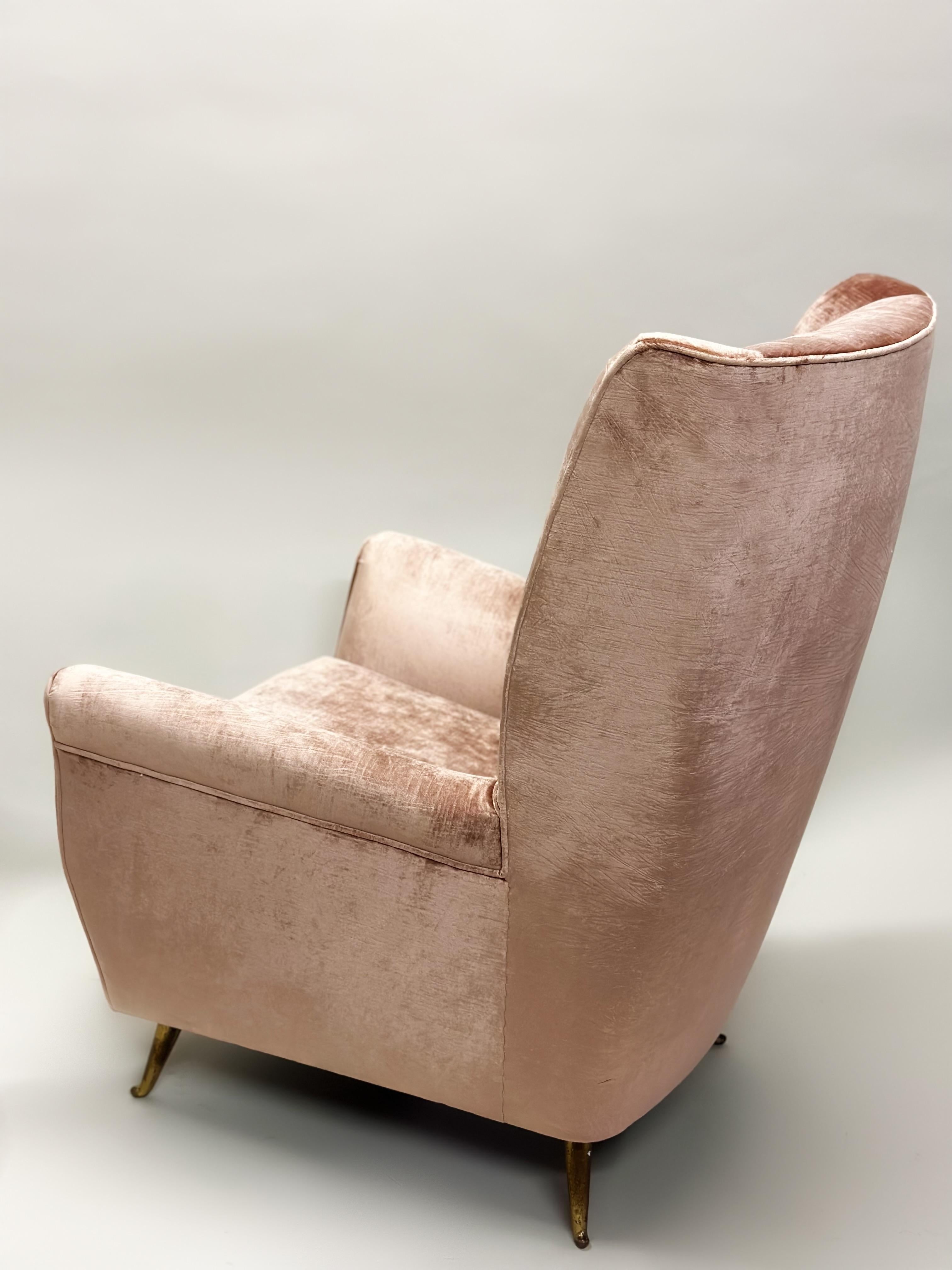 Paire de fauteuils de salon italiens Wingback du milieu du siècle dernier par Isa Bergamo en vente 2