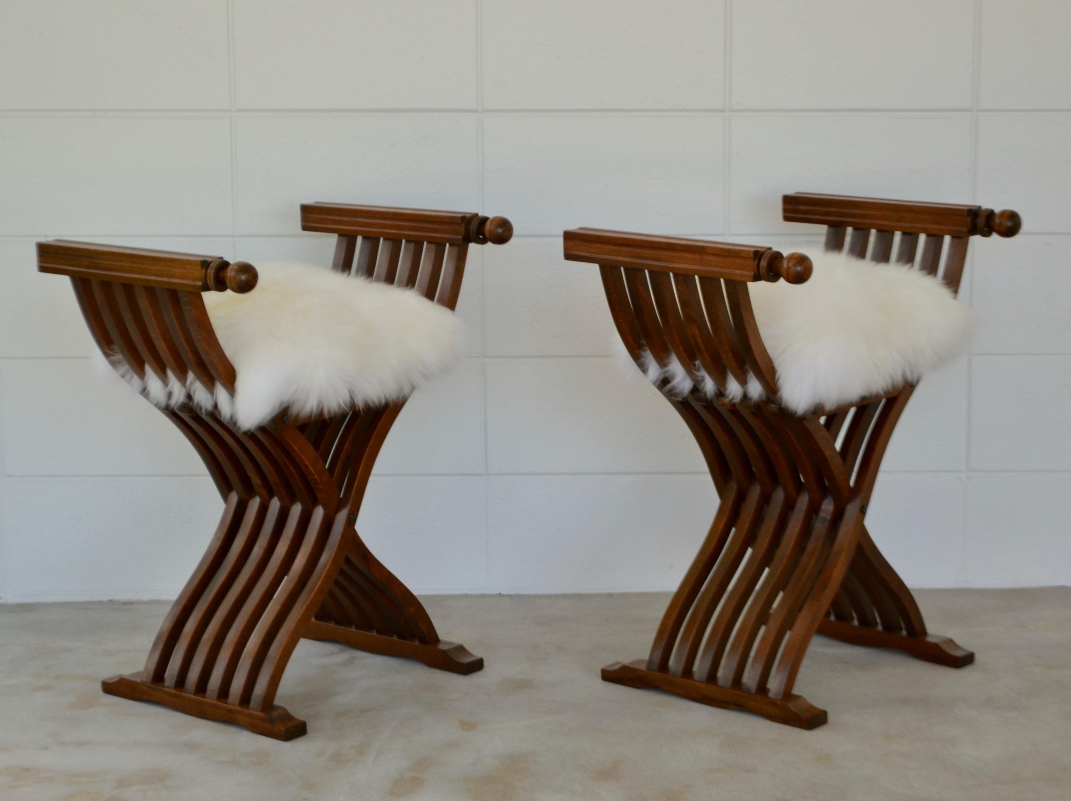 Pair of Italian Midcentury X Form Benches/Stools In Good Condition For Sale In West Palm Beach, FL