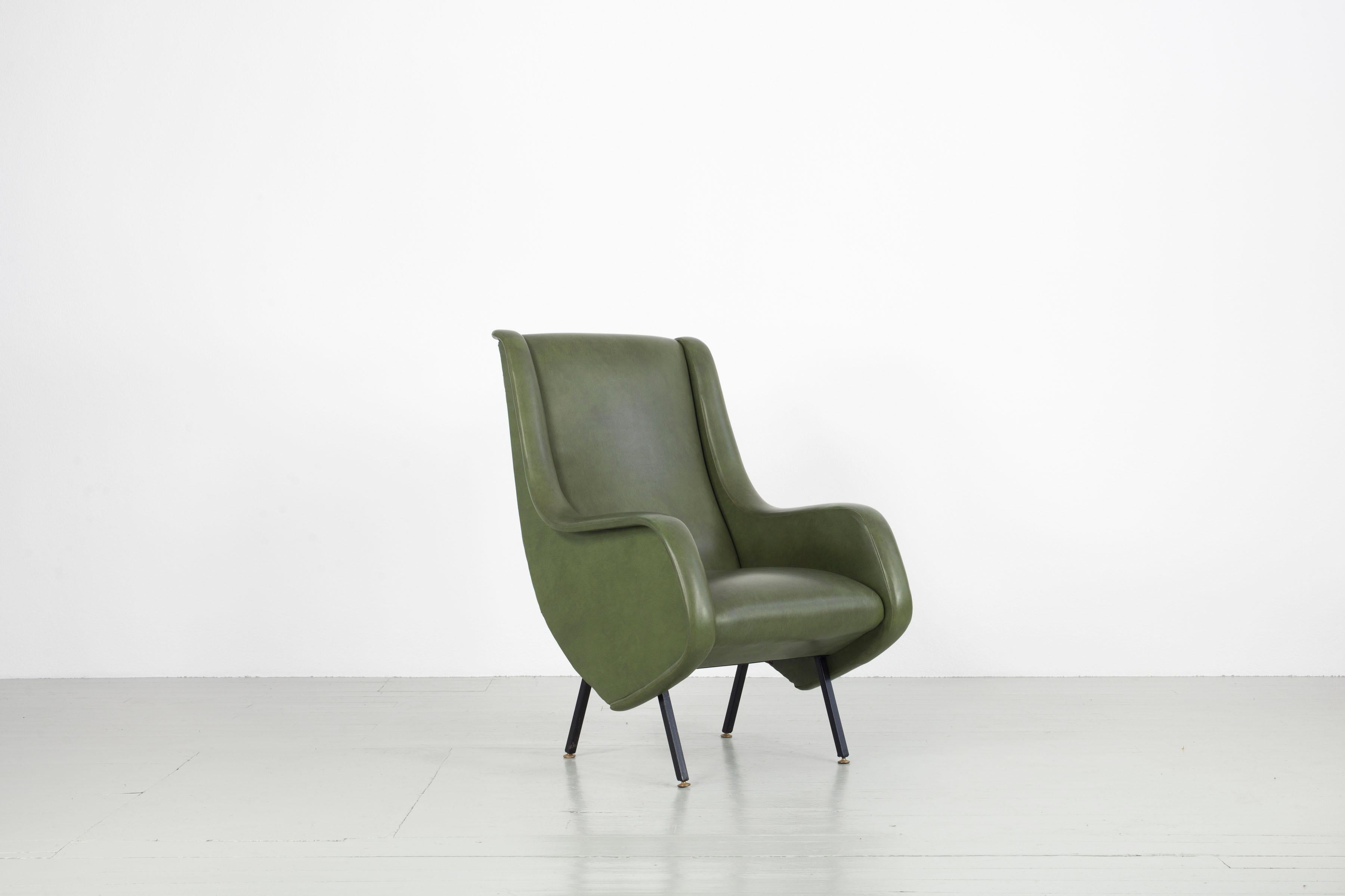 Mid-Century Modern Pair of Italian Midcentury Armchairs in Original Green Fauxleather, 1950s For Sale