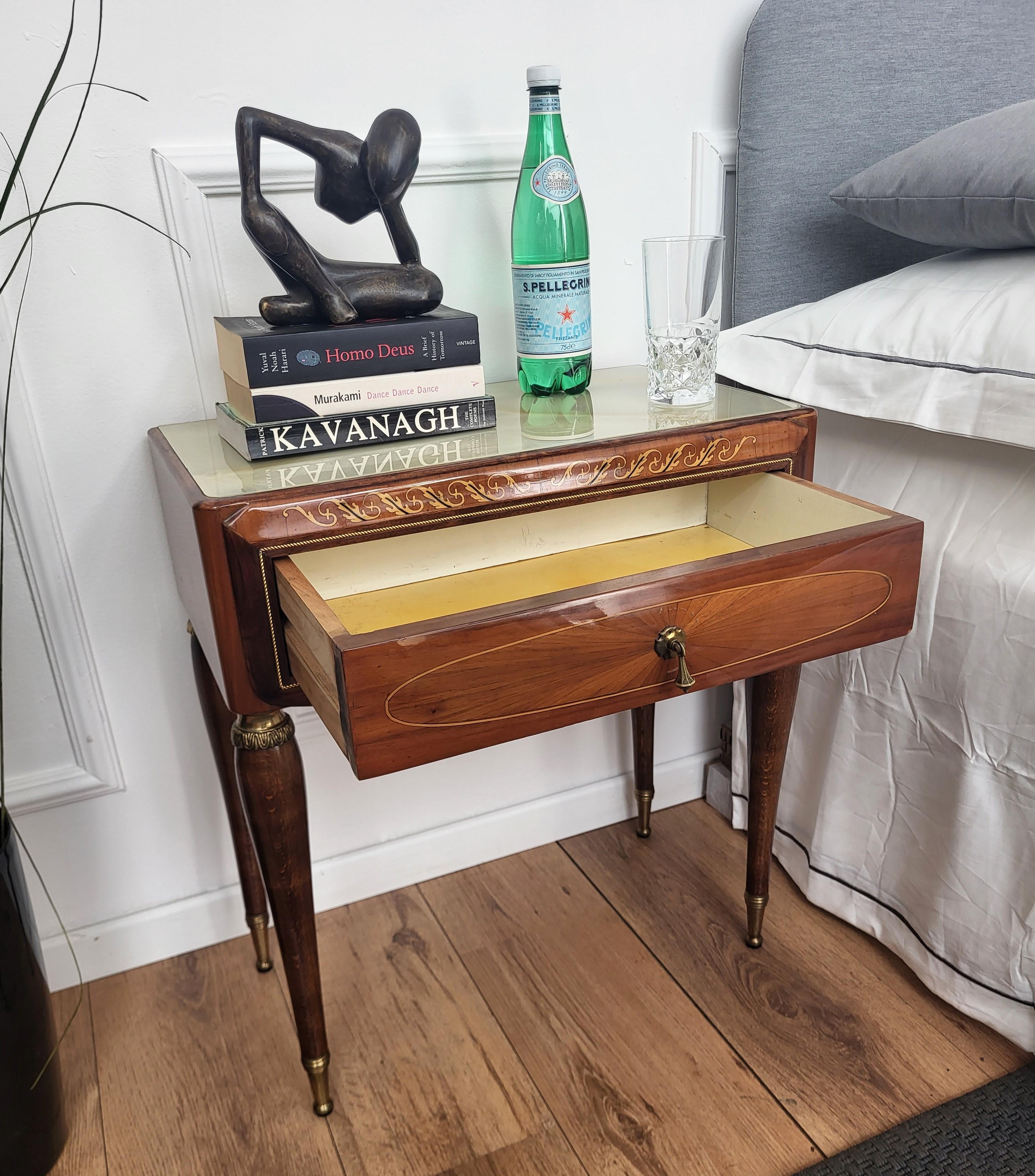 20th Century Pair of Italian Midcentury Art Deco Nightstands Bedside Tables Walnut Glass Top