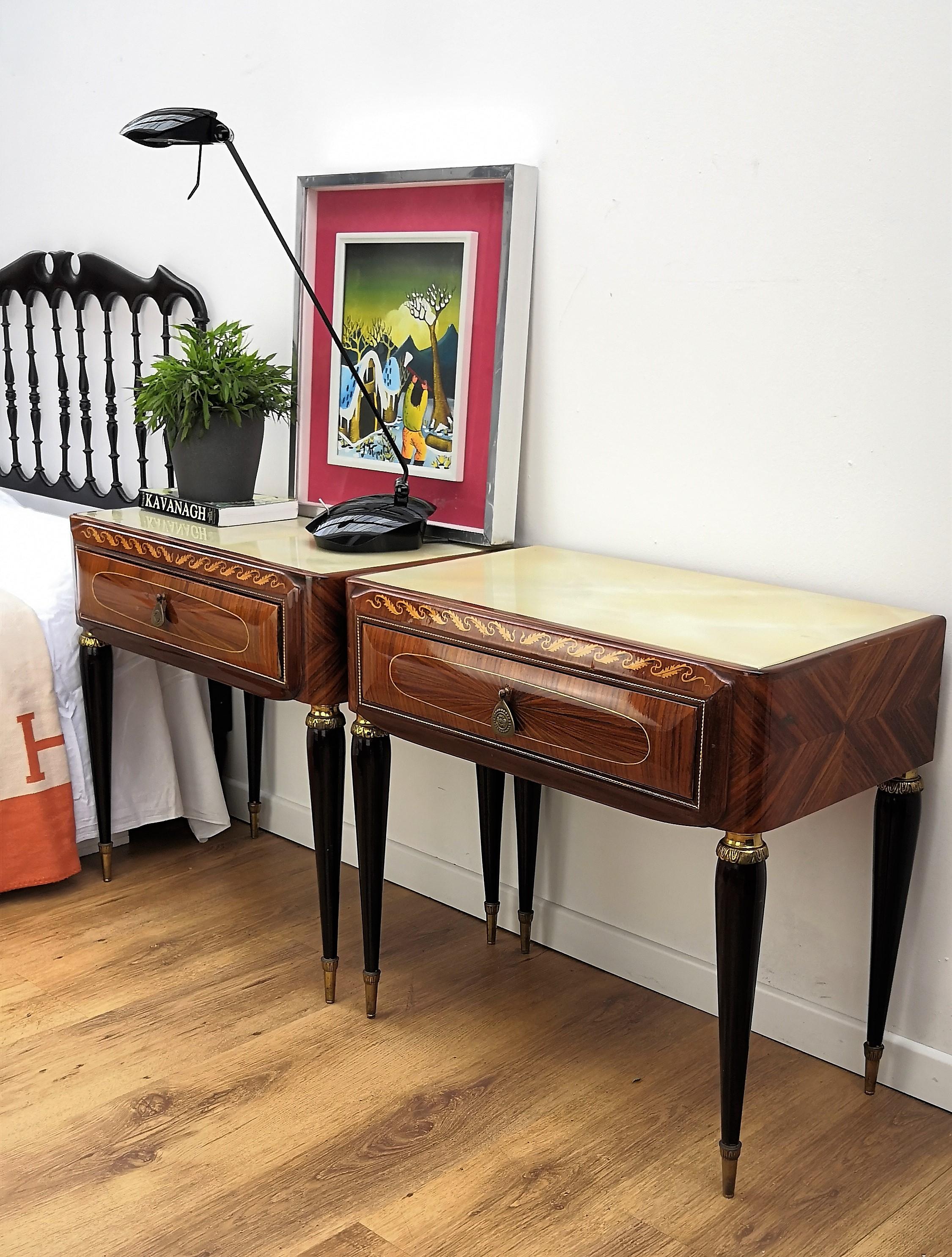 Brass Pair of Italian Midcentury Art Deco Nightstands Bedside Tables Walnut Glass Top