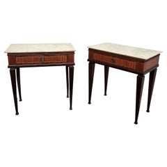 Paire de tables de chevet italiennes Art Déco mi-siècle moderne en marbre et noyer