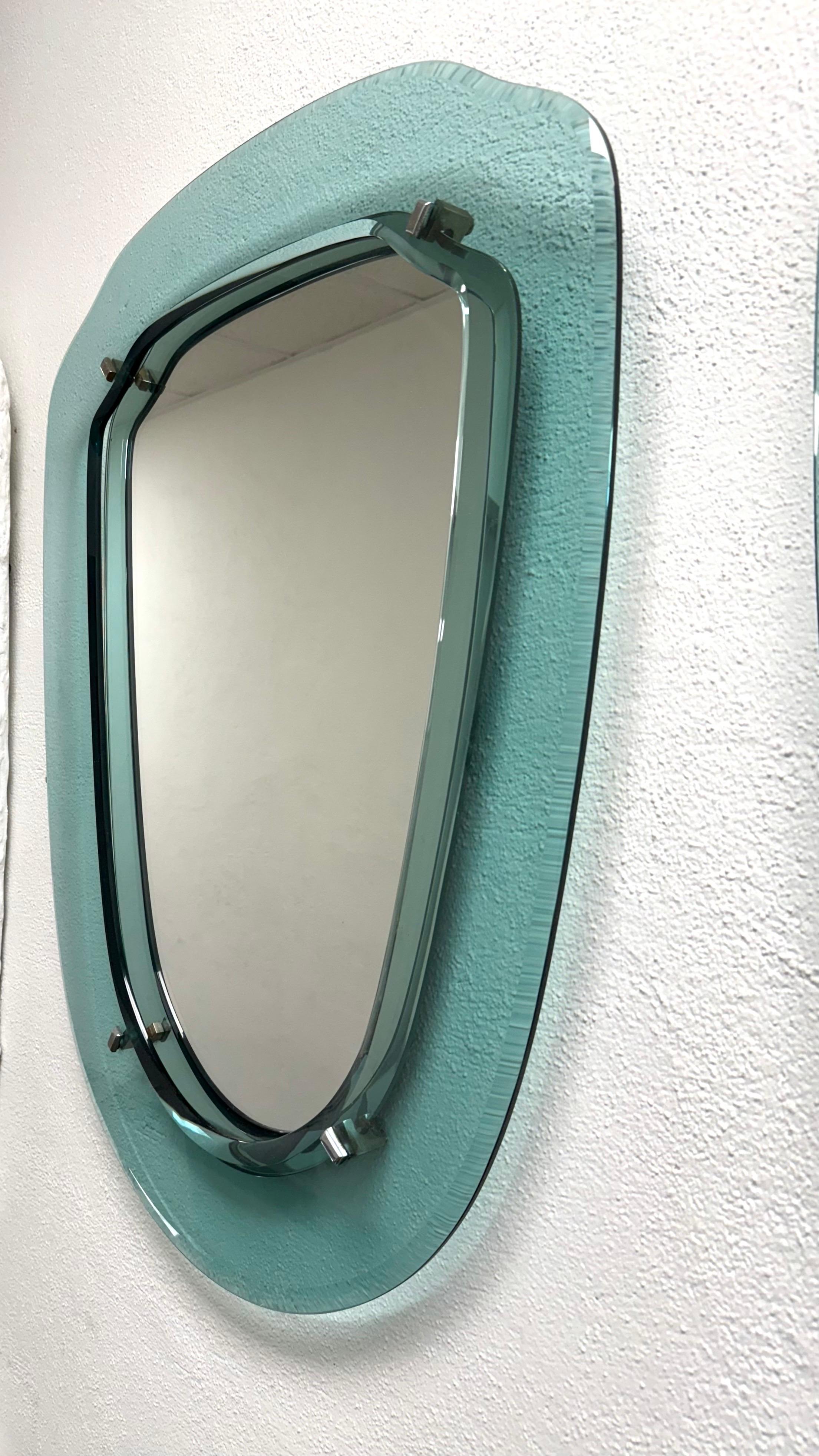 Paar italienische blau-grüne Glasspiegel aus der Mitte des Jahrhunderts, Max Ingrand & Fontana Arte im Zustand „Gut“ im Angebot in New York, NY