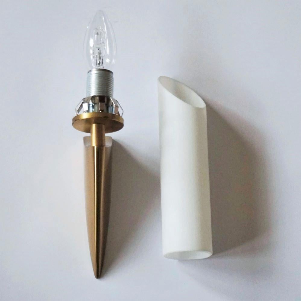 Pair of Italian Midcentury Brushed Brass and Satin Glass Wall Sconces, 1950s In Good Condition For Sale In Frankfurt am Main, DE