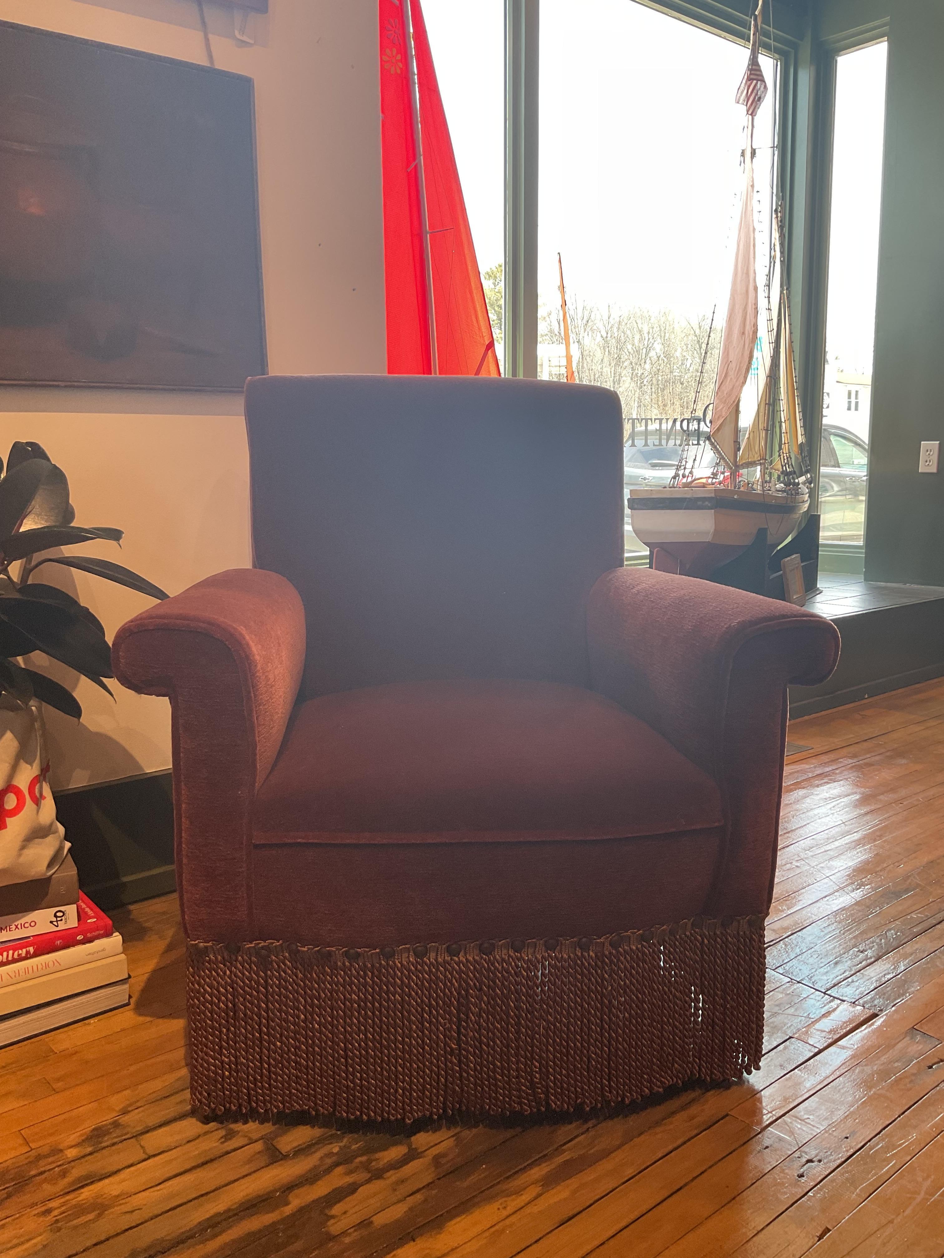 Pair of Italian Midcentury Club Chairs in Burgundy Velvet with Fringe Skirts In Good Condition For Sale In Northport, MI