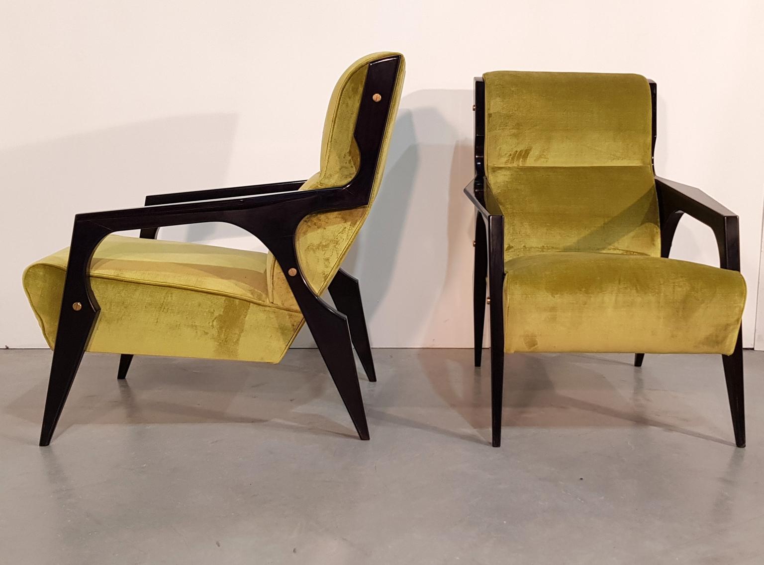 Mid-Century Modern Pair of Italian Midcentury Green Upholstered Armchairs by Gio Ponti, 1950s For Sale