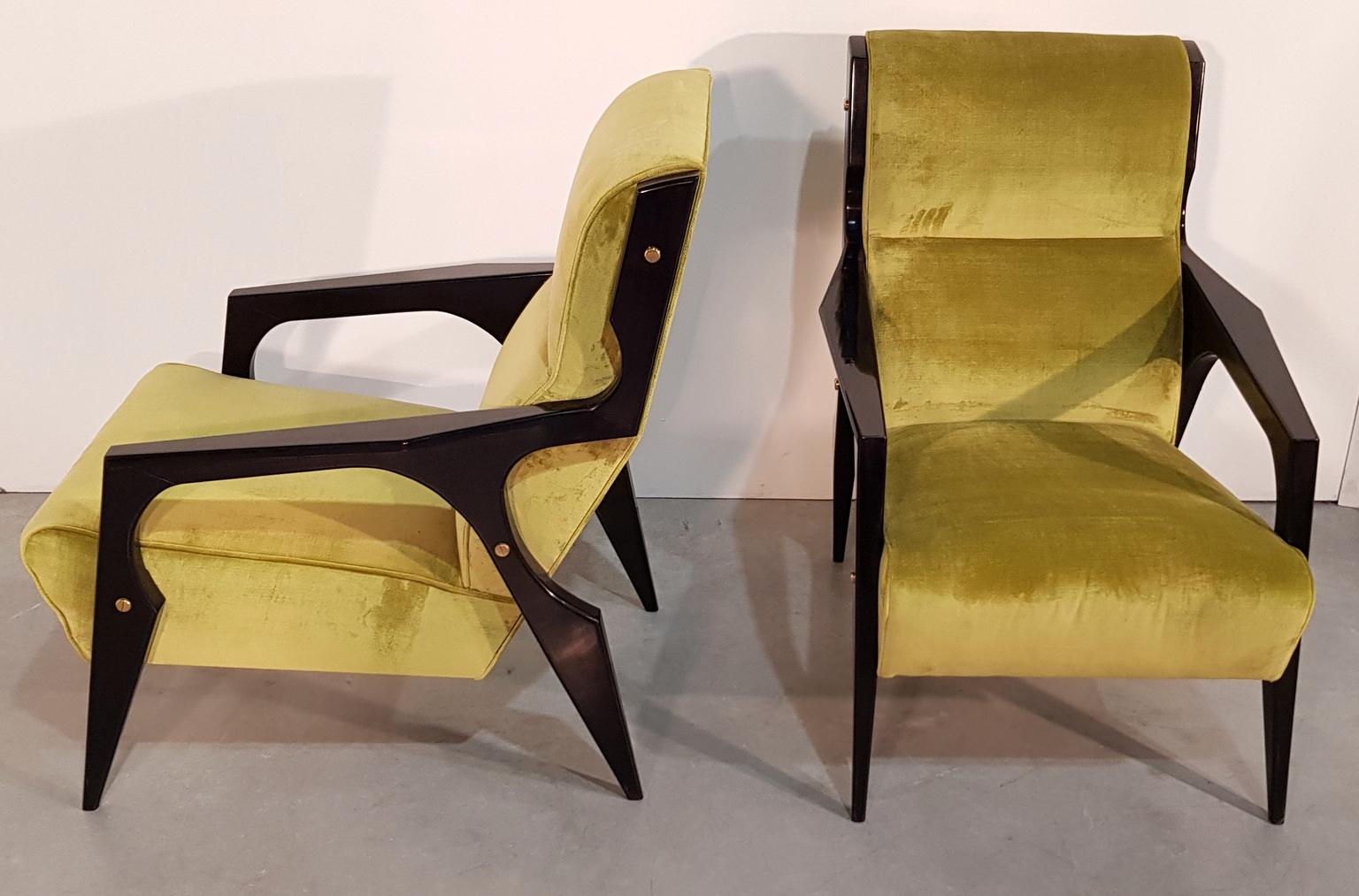 Pair of Italian Midcentury Green Upholstered Armchairs by Gio Ponti, 1950s In Good Condition For Sale In Budapest, Budapest