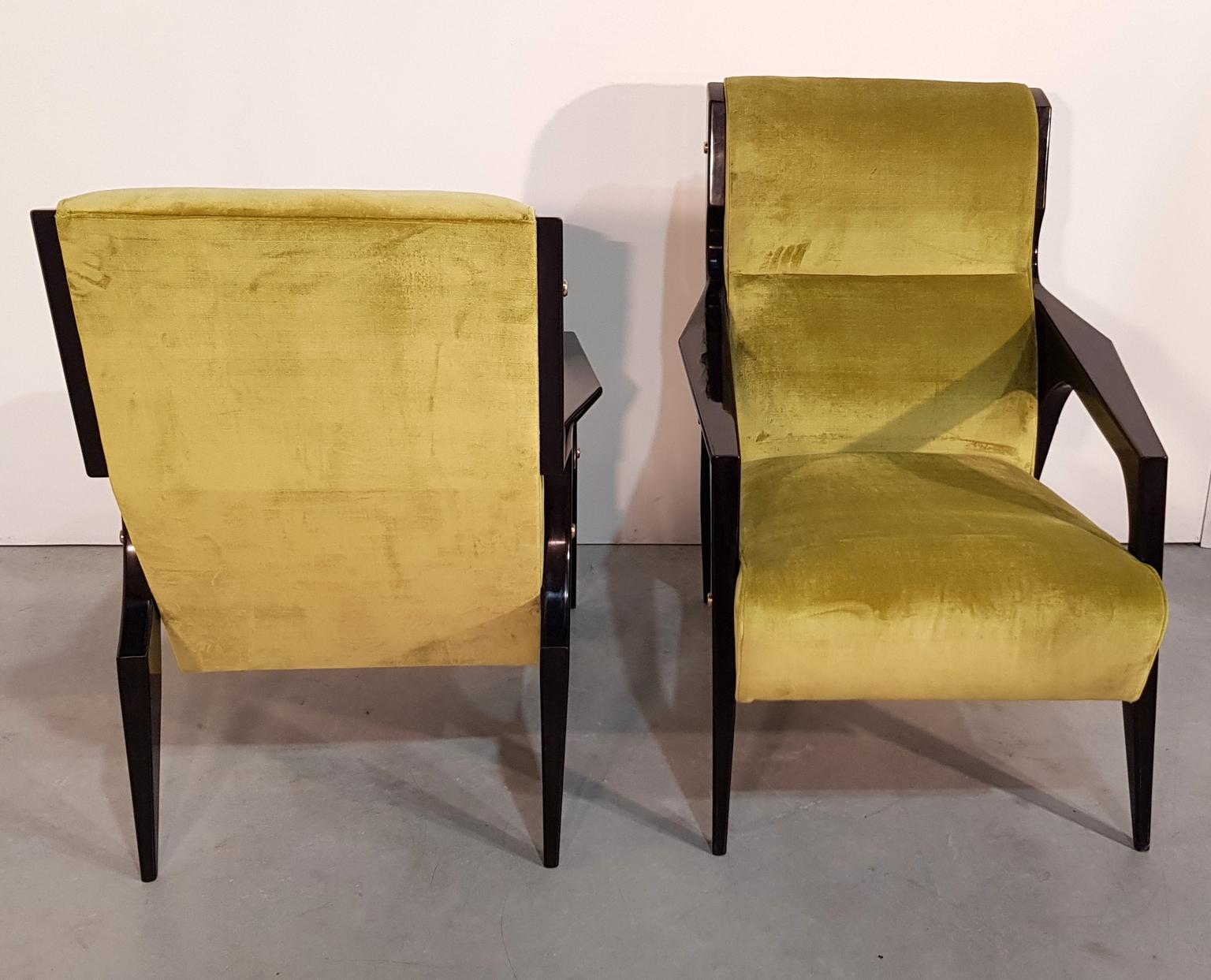 Pair of Italian Midcentury Green Upholstered Armchairs by Gio Ponti, 1950s For Sale 1