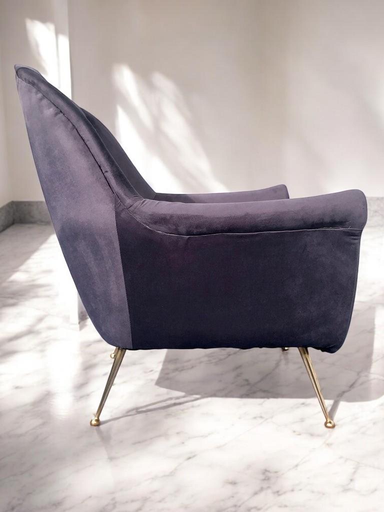 Milieu du XXe siècle Paire de fauteuils italiens du milieu du siècle en velours bleu nuit, style Gio Ponti, années 1950 en vente