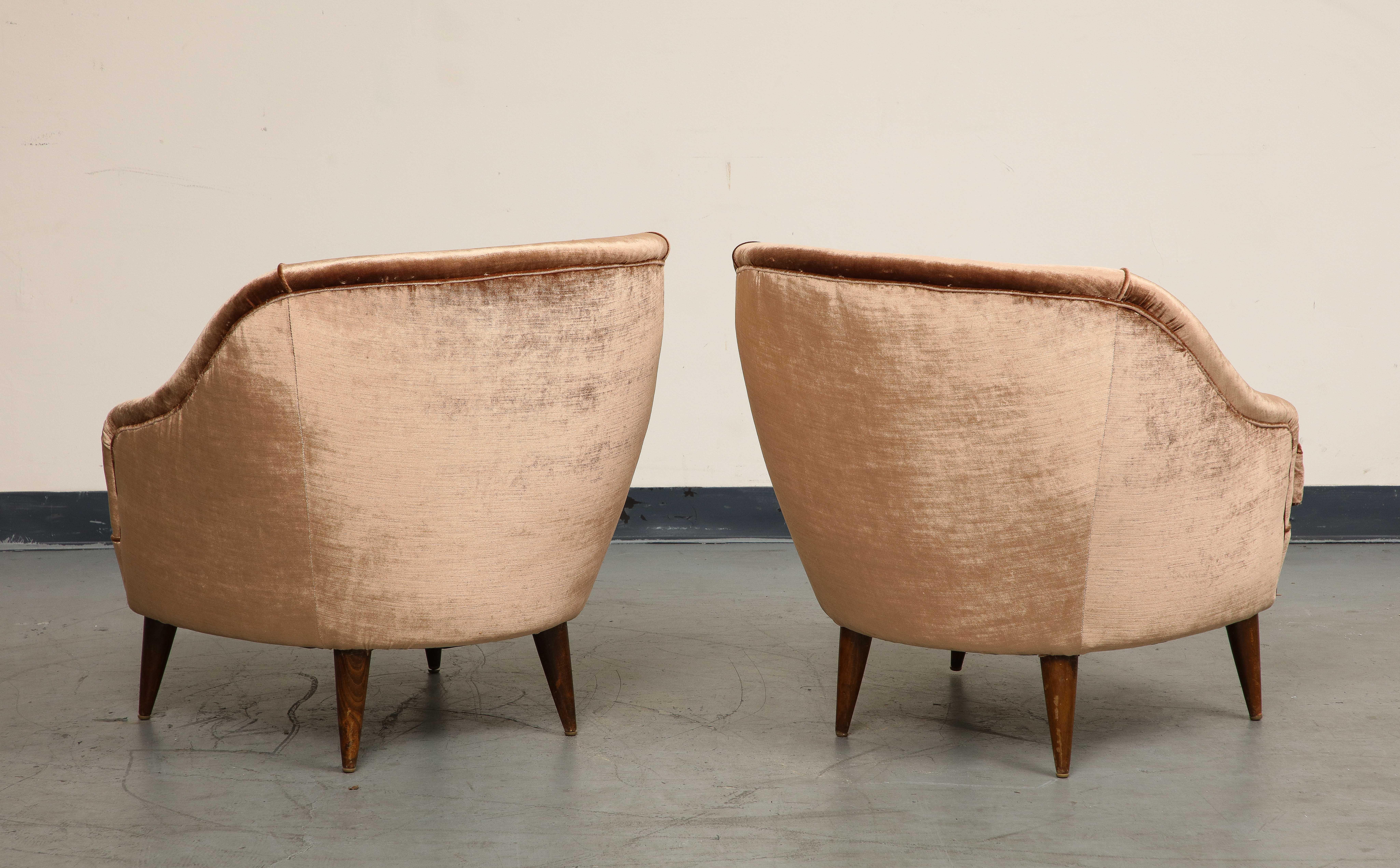 Pair of Italian Mid-Century Modern Lounge Chairs in Copper Velvet 4
