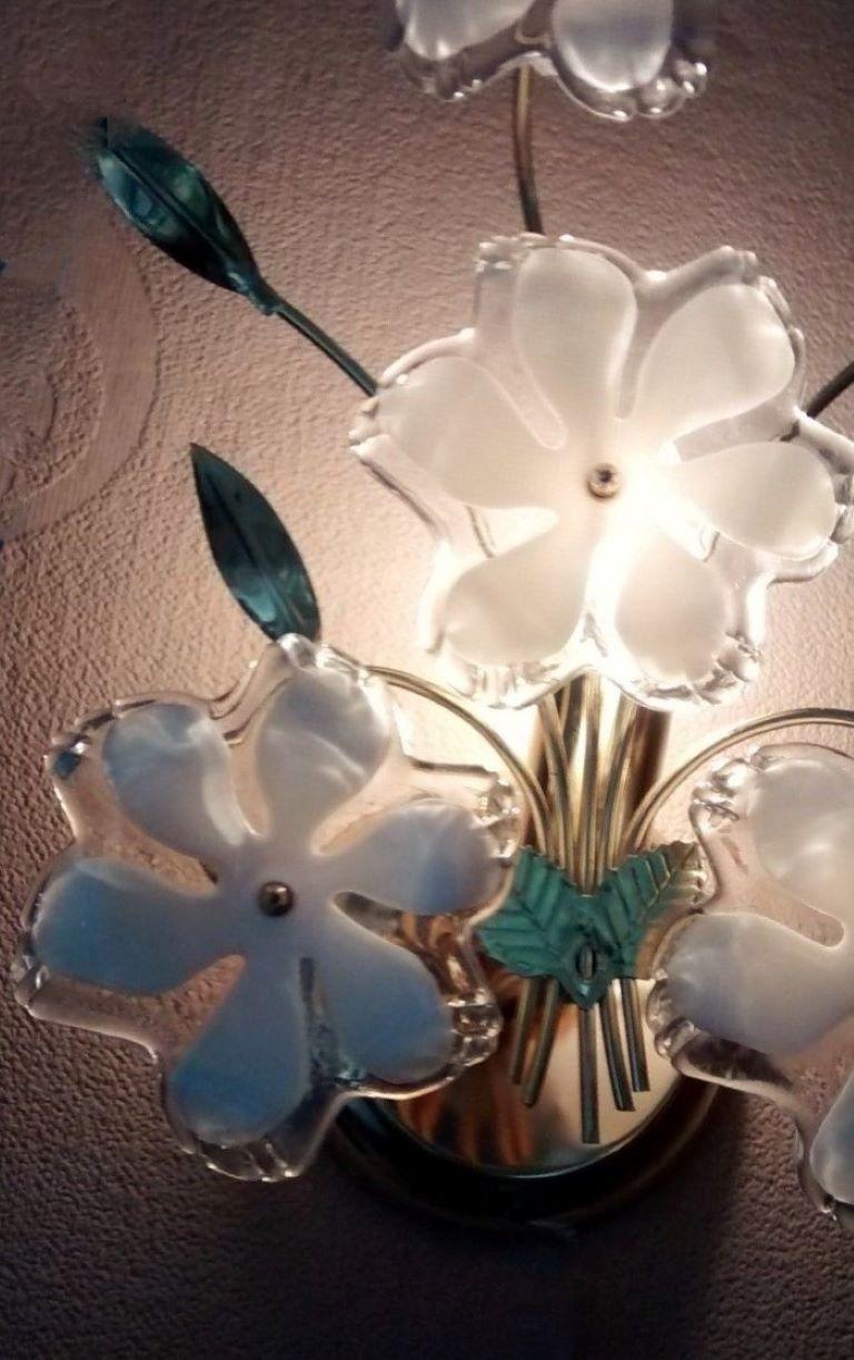 Pair of Italian Mid-Century Brass and Murano Glass Flowers Wall Sconces, 1960s 5