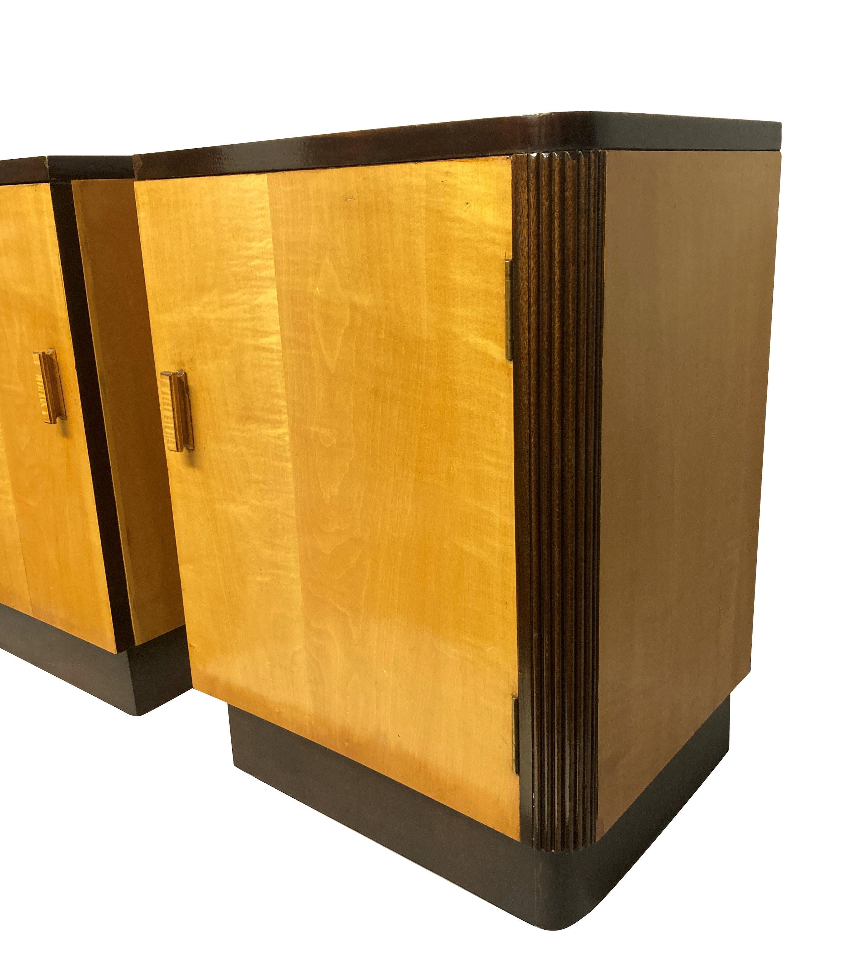 Pair of Italian Midcentury Night Stands in Maple Wood In Good Condition In London, GB