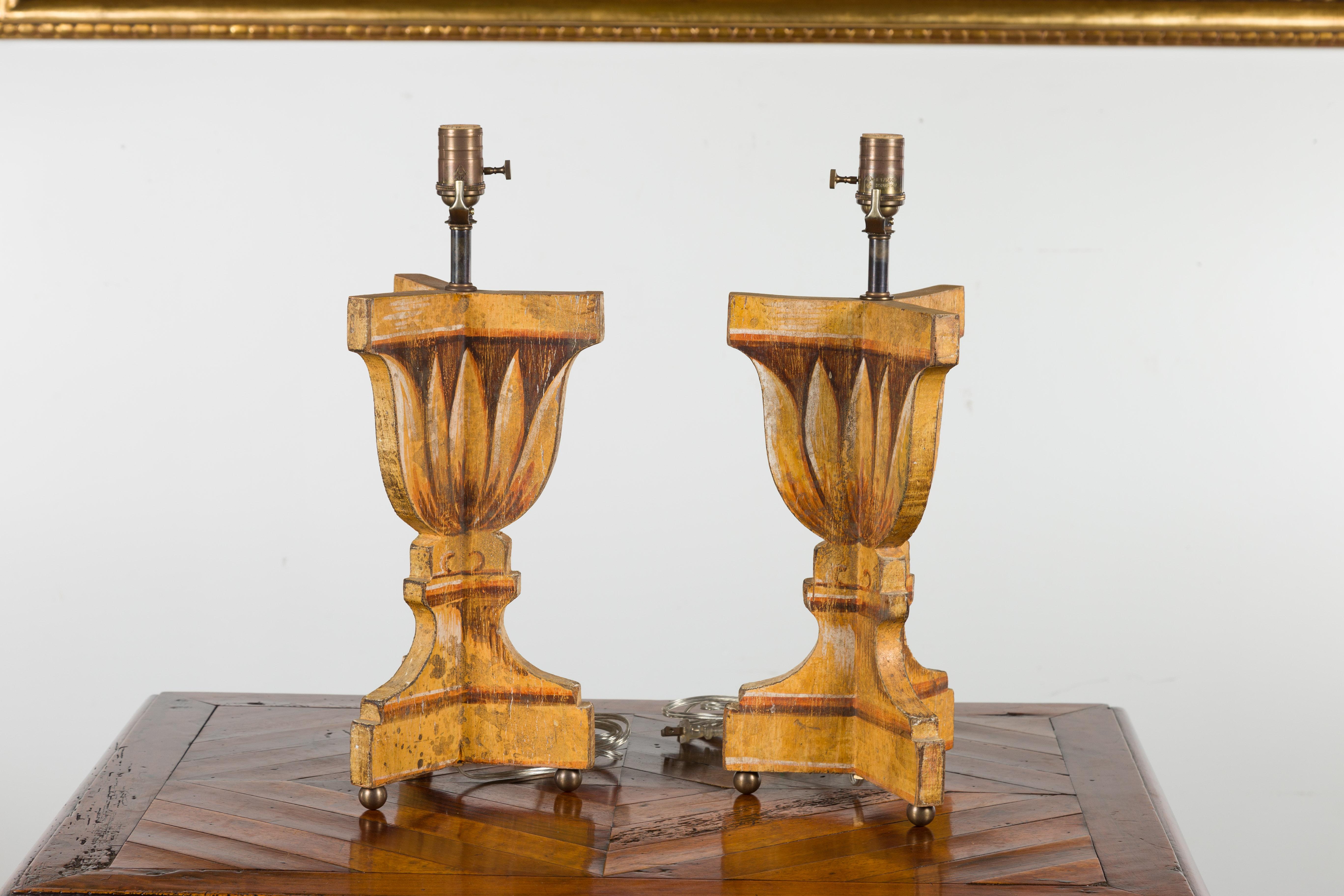 Pair of Italian Midcentury Painted and Carved Table Lamps with Stylized Foliage For Sale 8