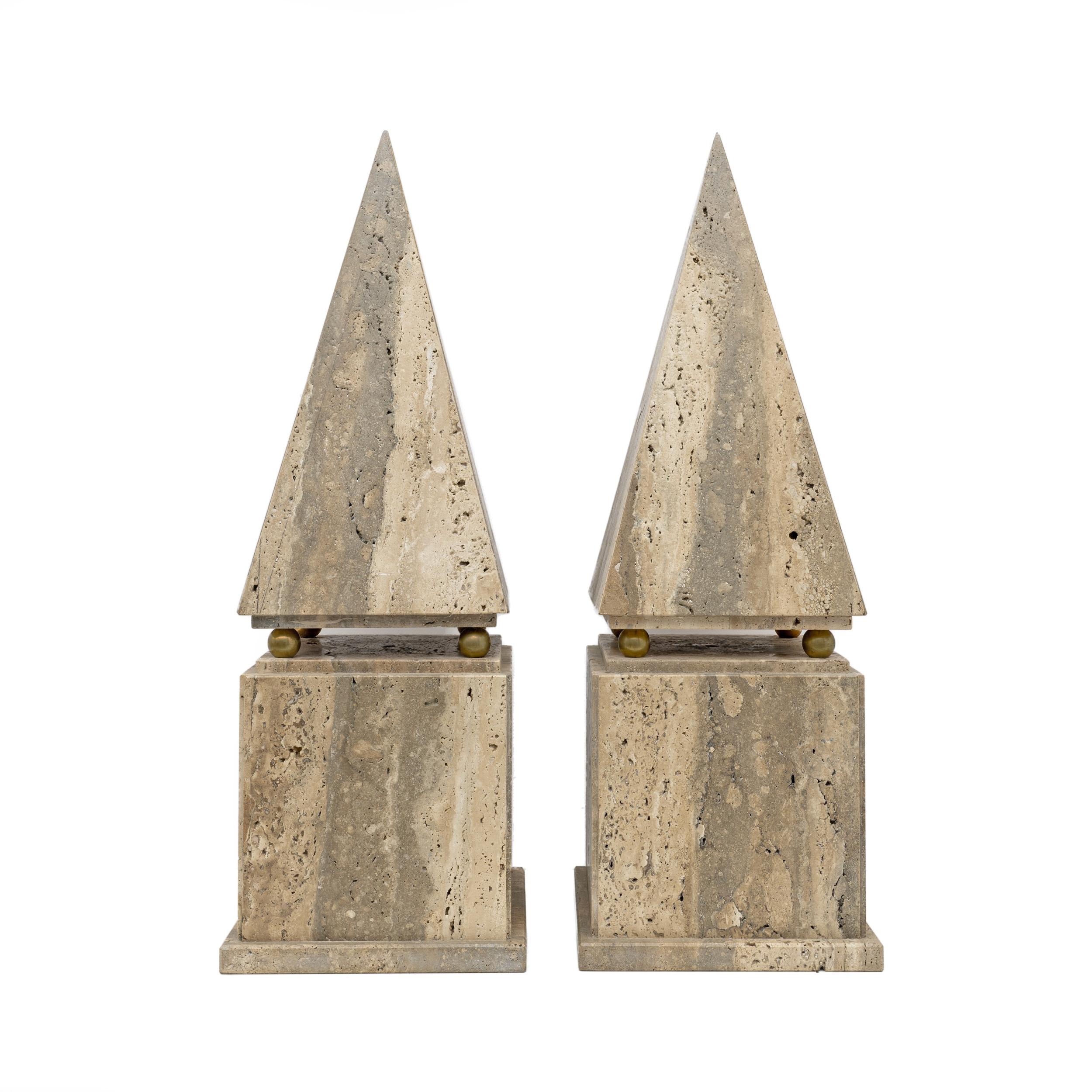 Late 20th Century Pair of Italian Minimalist Roman Travertine Obelisk, Italy, 1970 For Sale