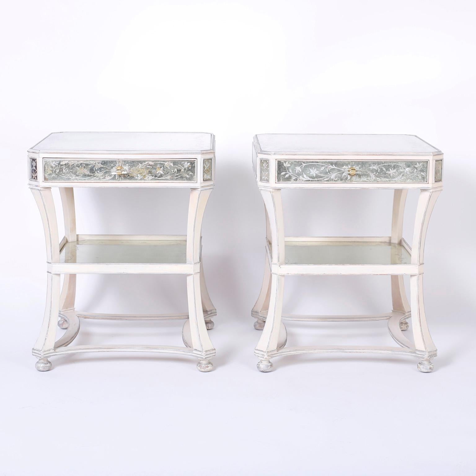 Neoclassical Pair of Italian Mirrored End Tables For Sale