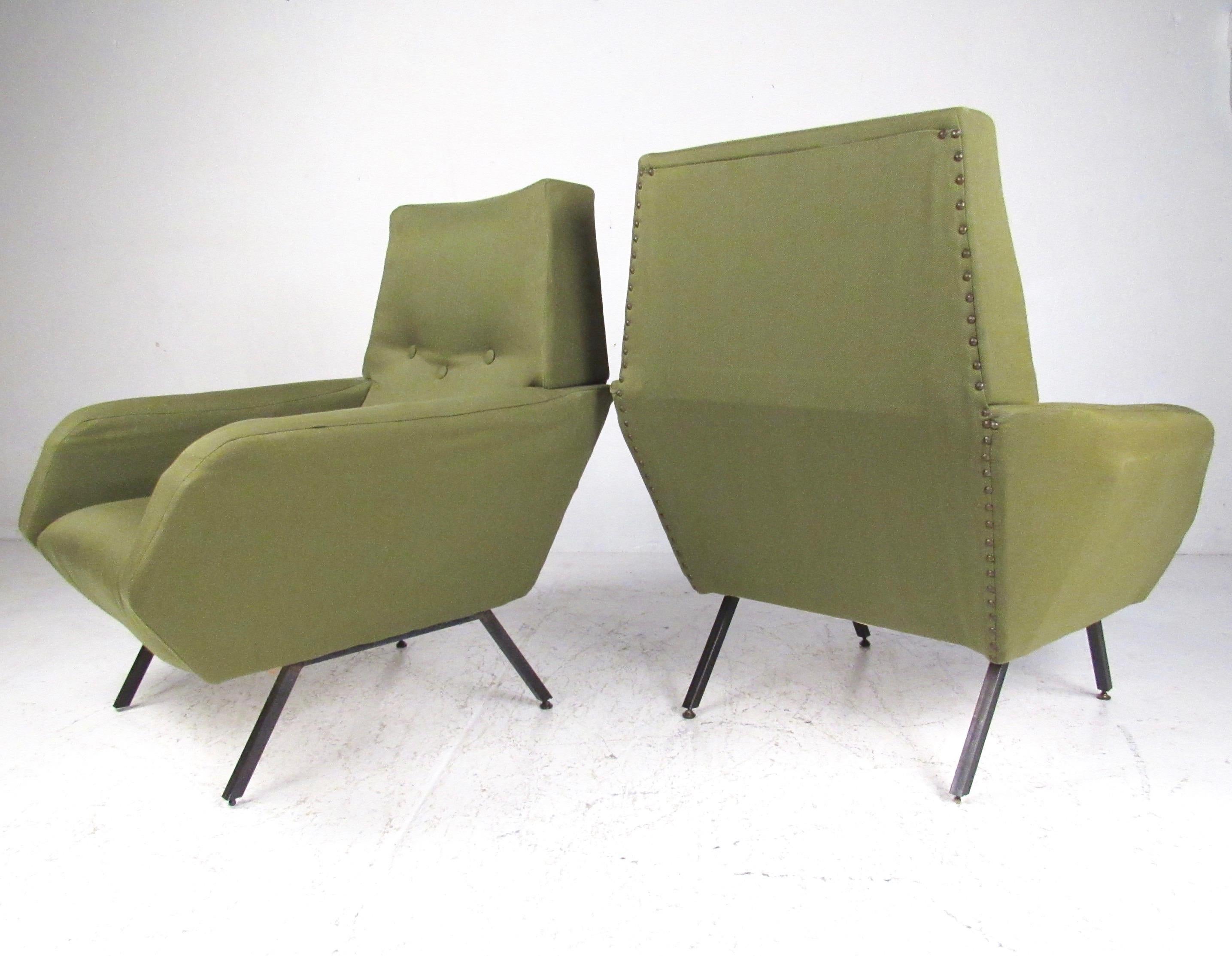 Mid-Century Modern Paire de fauteuils modernes italiens d'après Osvaldo Borsani en vente