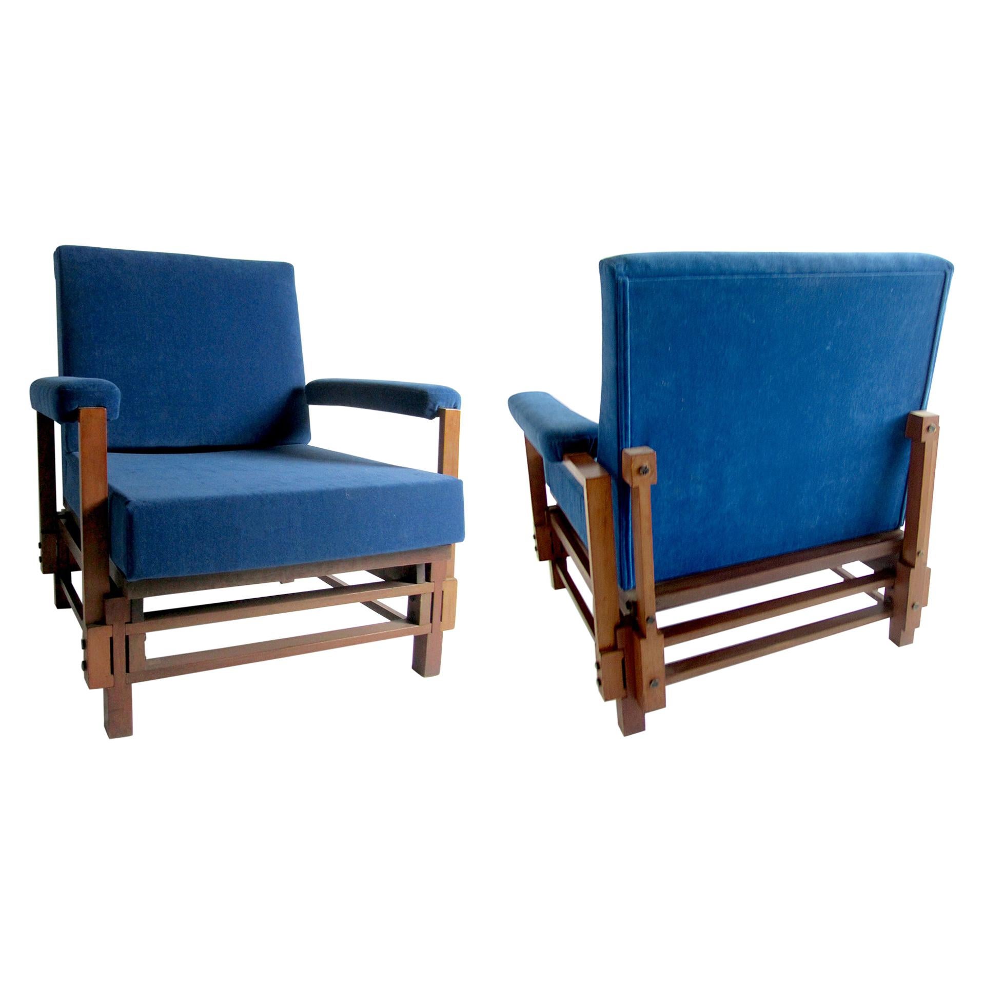 Pair of Italian Modern Walnut Armchairs, ISA, attributed to Gio Ponti For Sale