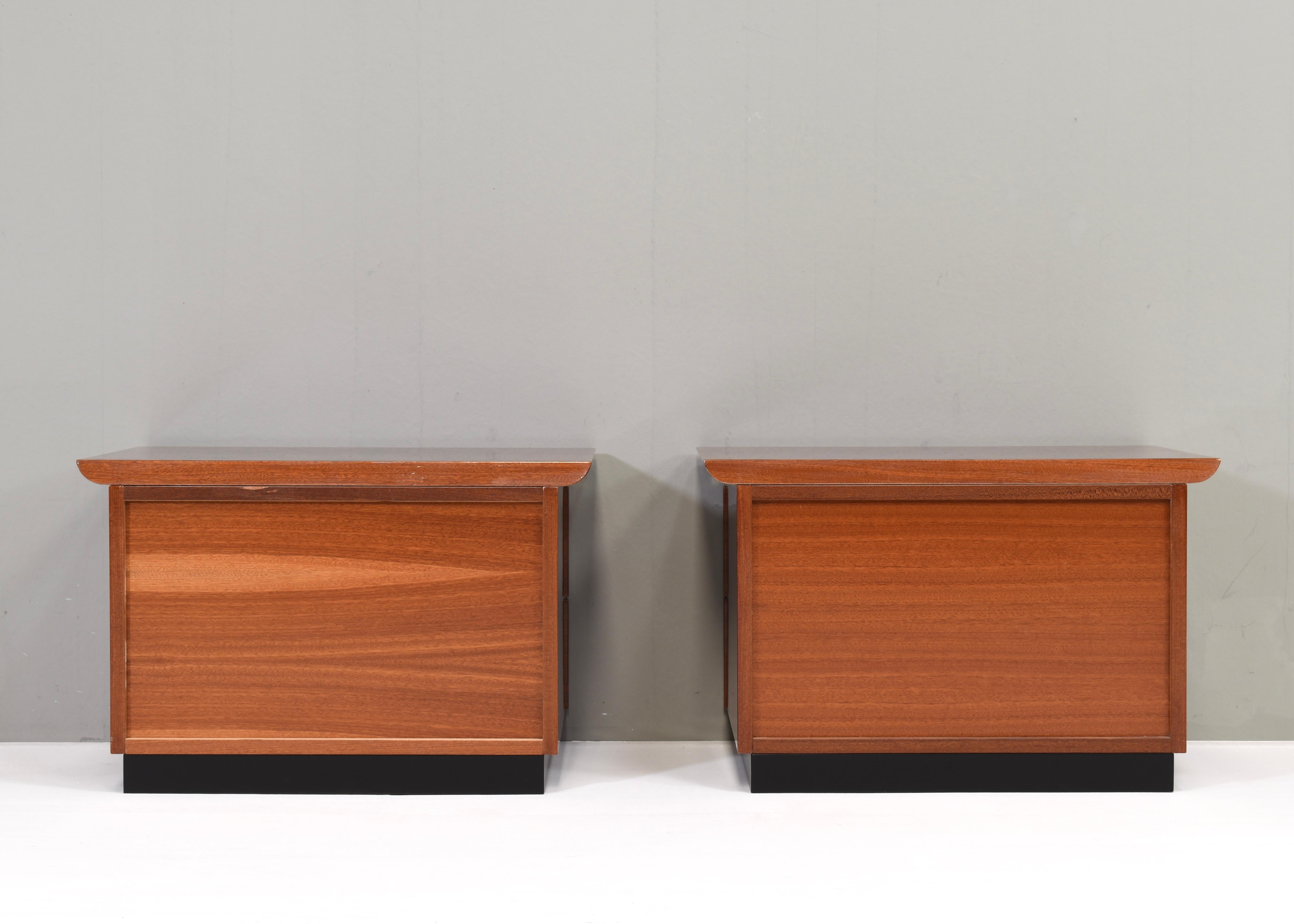 Paire de tables de nuit Art déco modernes italiennes en broussin et laiton, Italie - années 1970 en vente 2