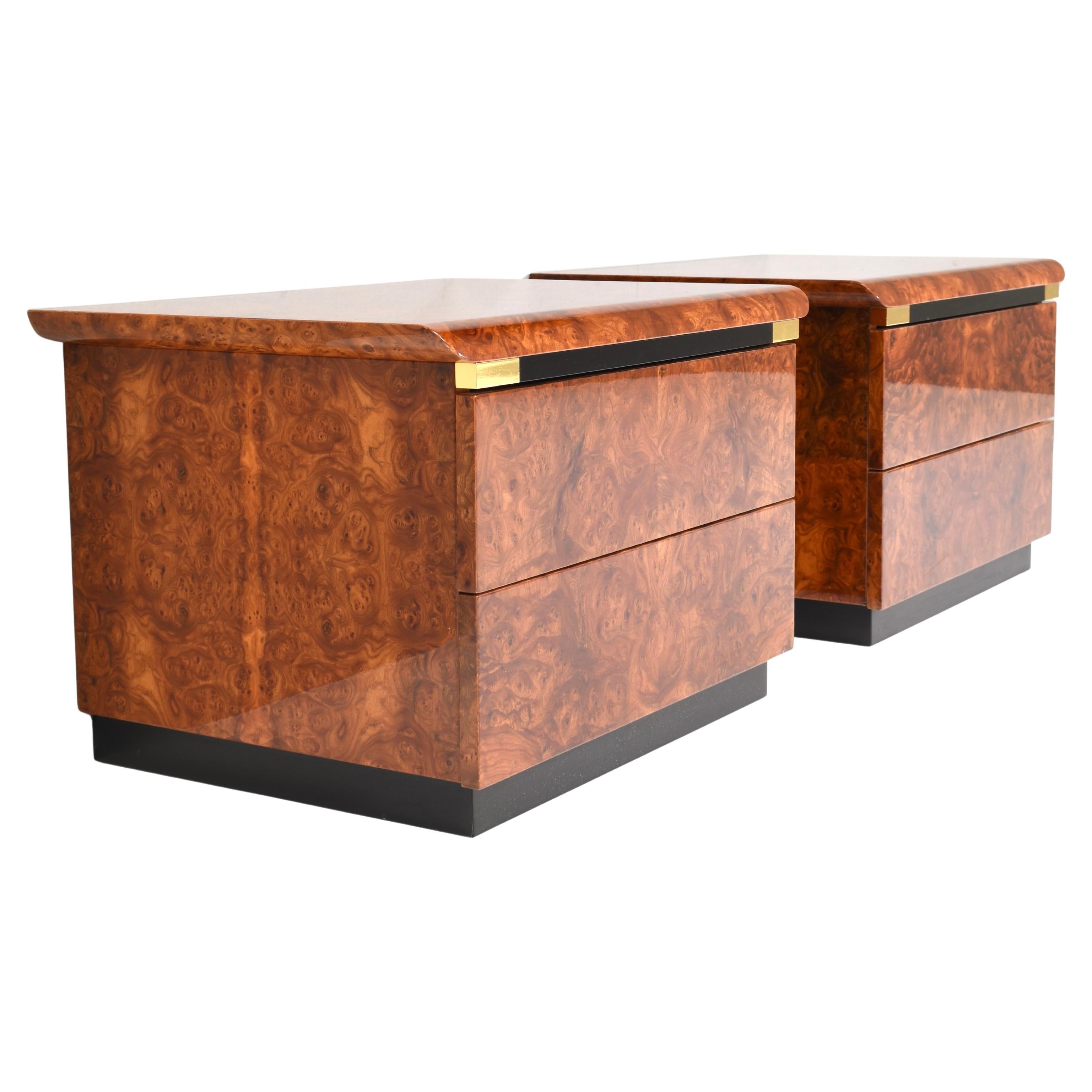 Coppia di comodini moderni italiani Art-Deco in radica e ottone, Italia - Anni '70