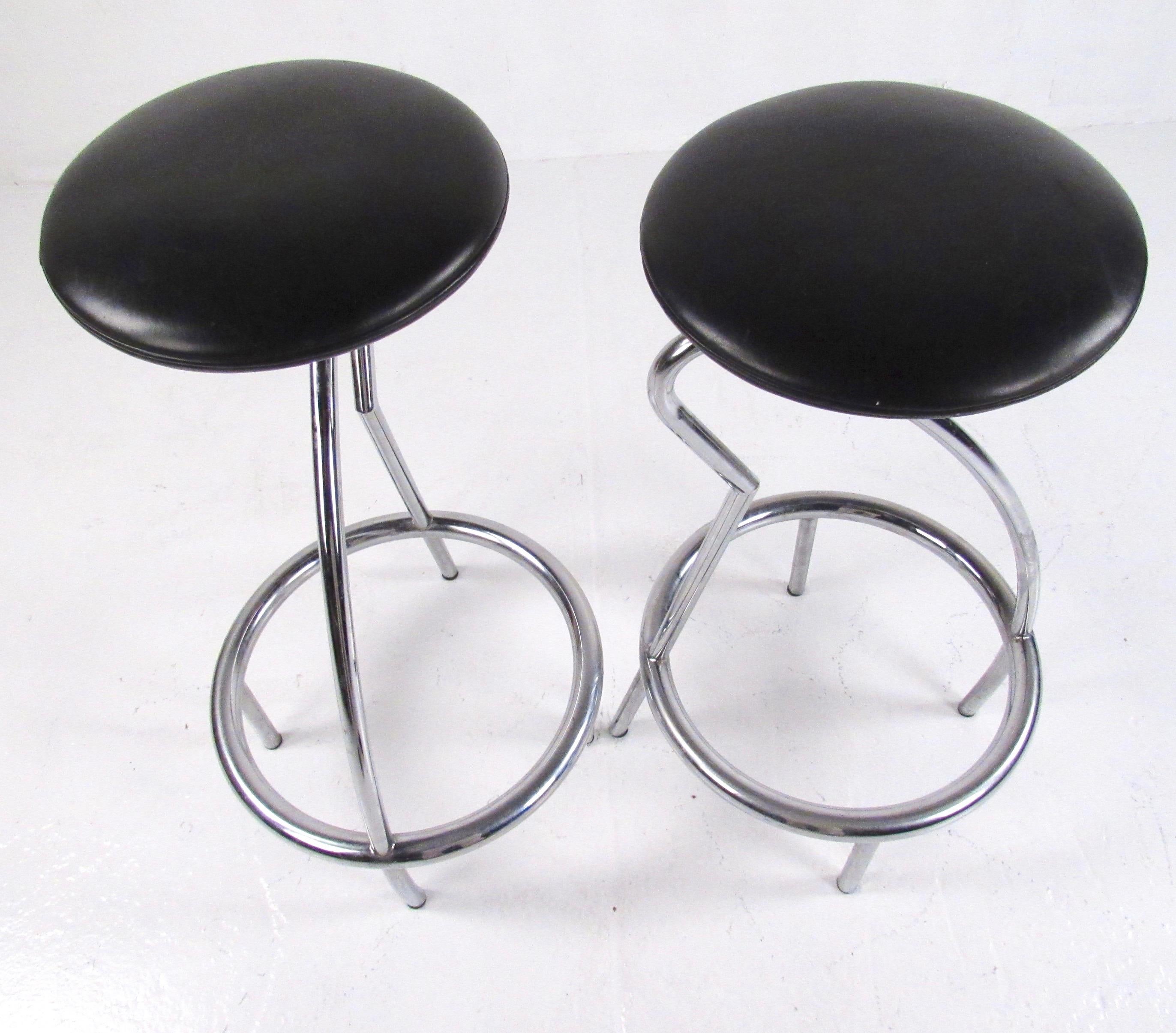 Pair of Italian Modern Bar Stools In Good Condition In Brooklyn, NY