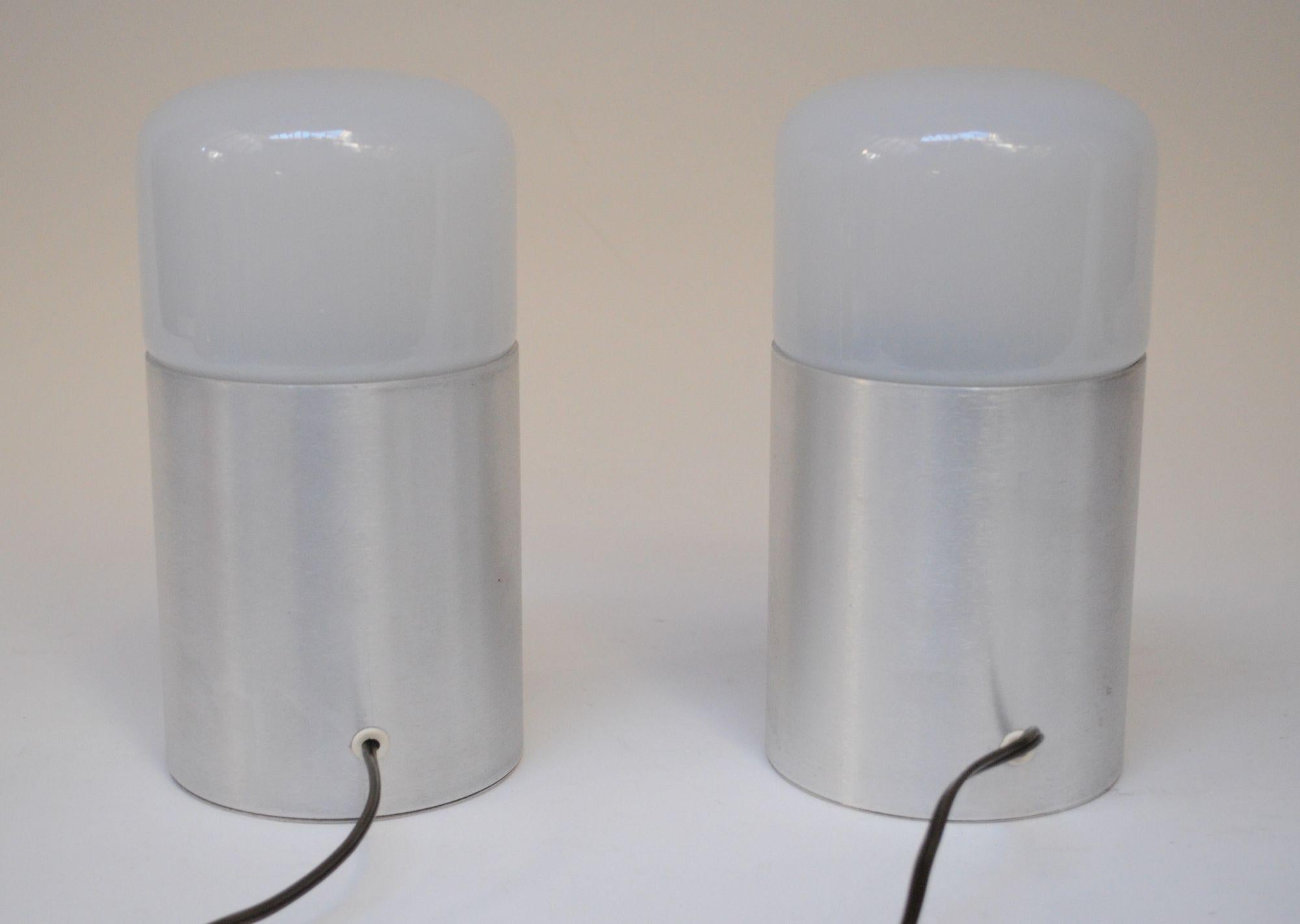 Pair of Italian Modern Bedside/Table Lamps in Opaline Glass and Brushed Aluminum In Good Condition For Sale In Brooklyn, NY