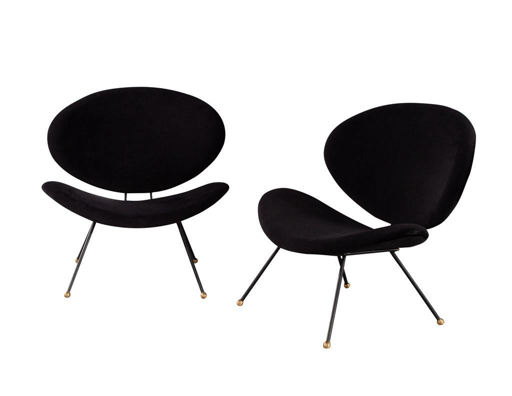 Pair of Italian Modern Black Velvet Accent Chairs In Good Condition For Sale In North York, ON