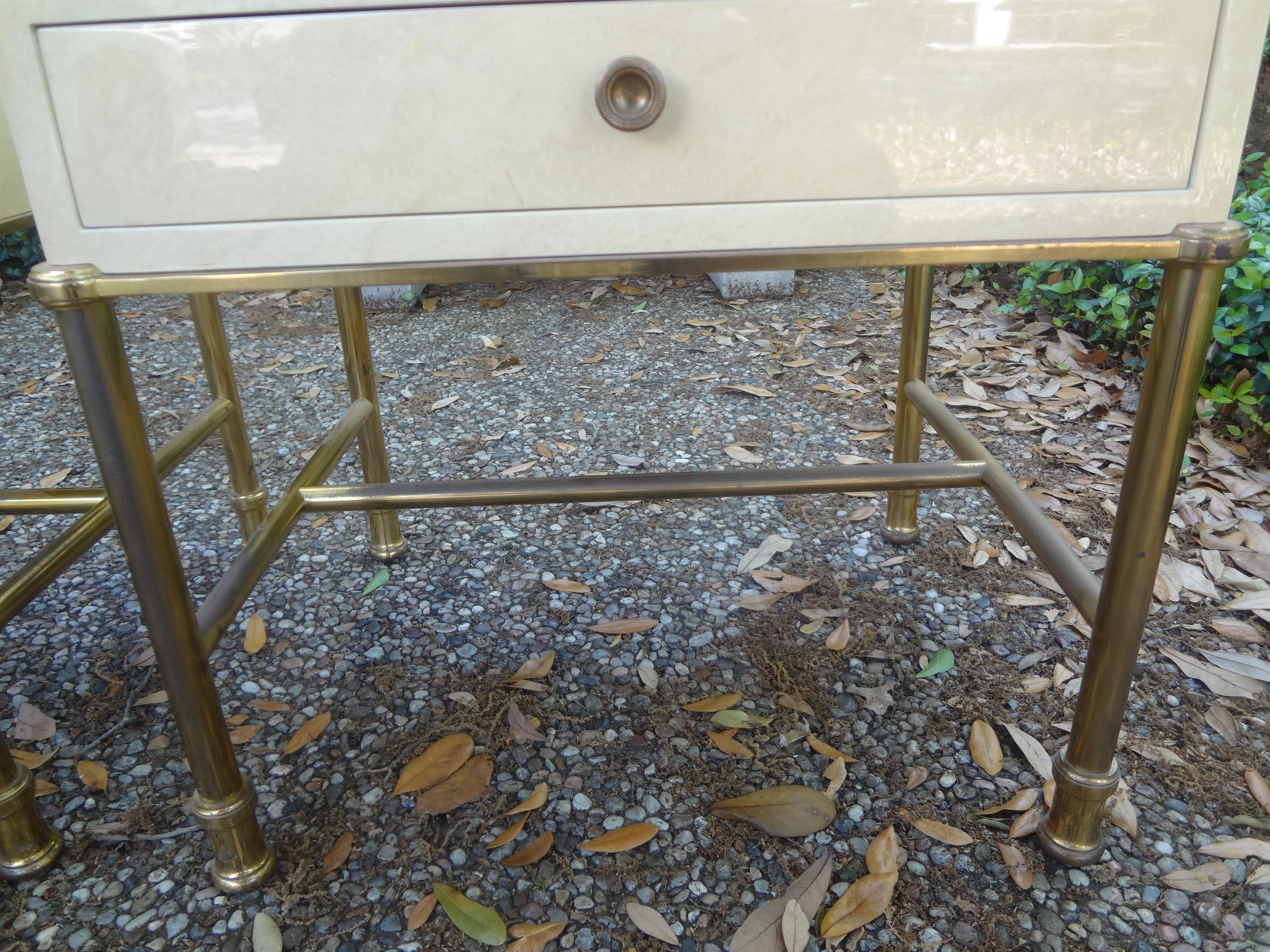 Pair of Italian Modern Brass and Lacquered Tables Attributed to Willy Rizzo For Sale 5
