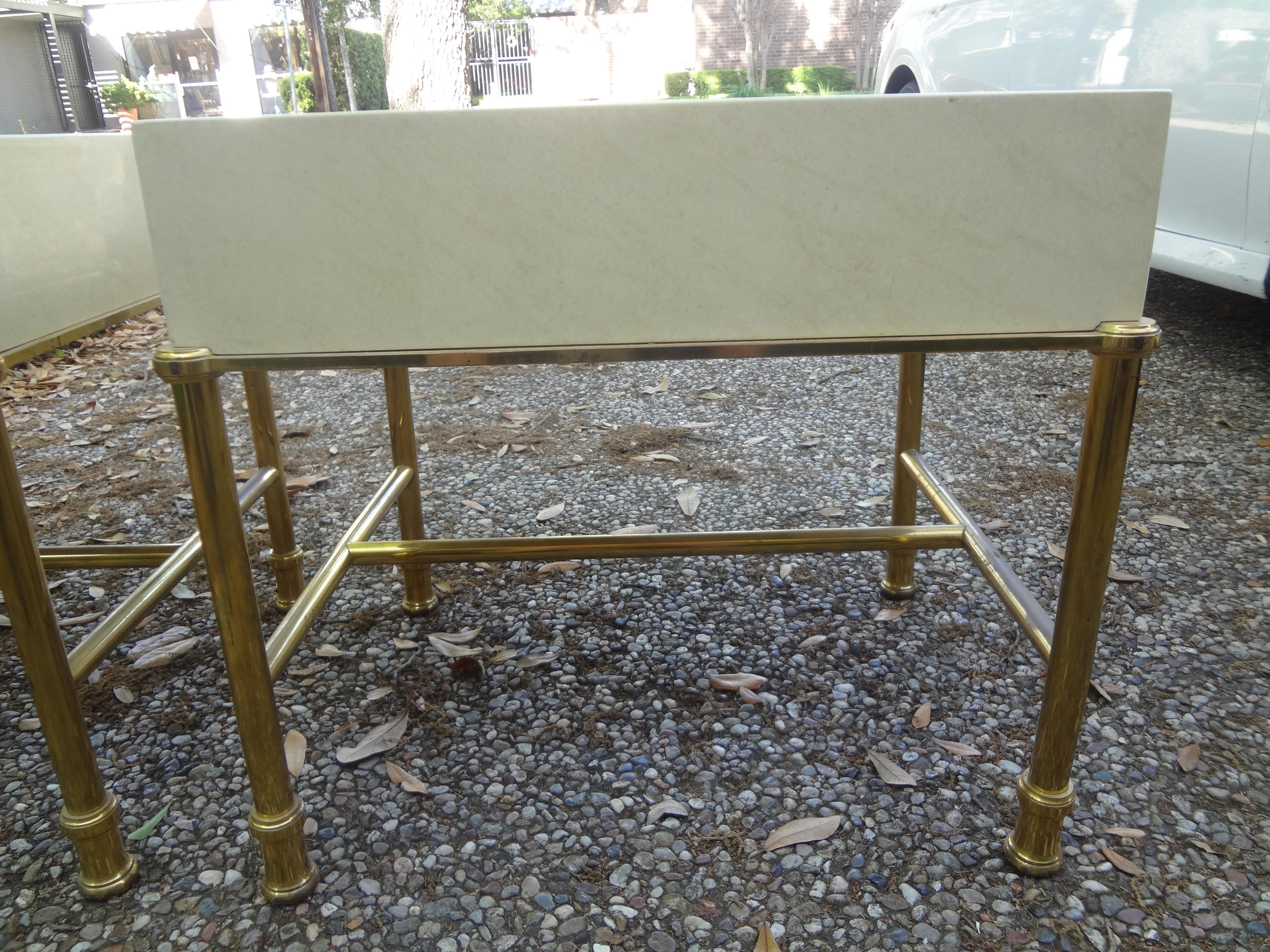 Pair of Italian Modern Brass and Lacquered Tables Attributed to Willy Rizzo For Sale 2