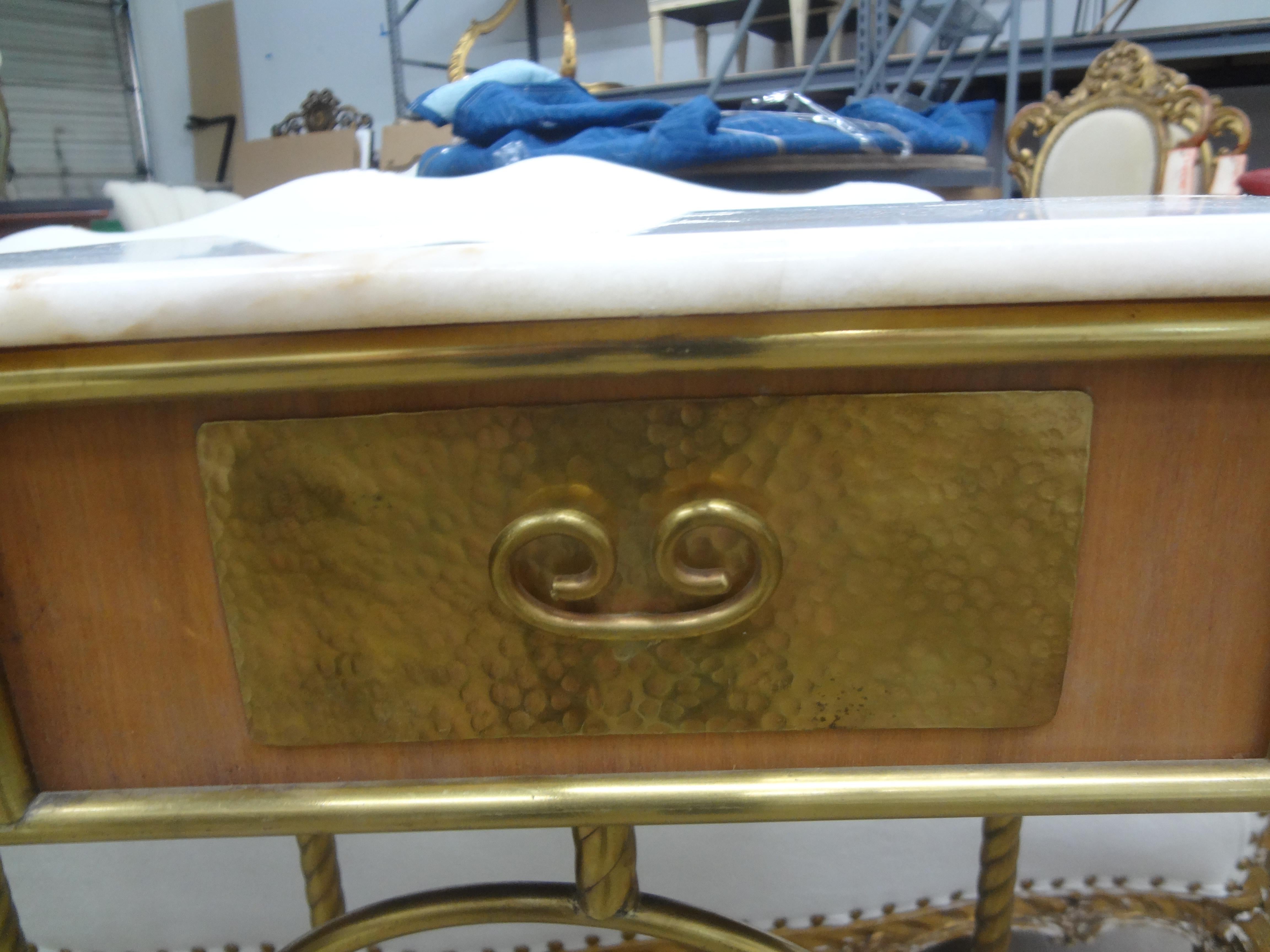 Pair of Italian Modern Brass Nightstands or Tables In Good Condition For Sale In Houston, TX