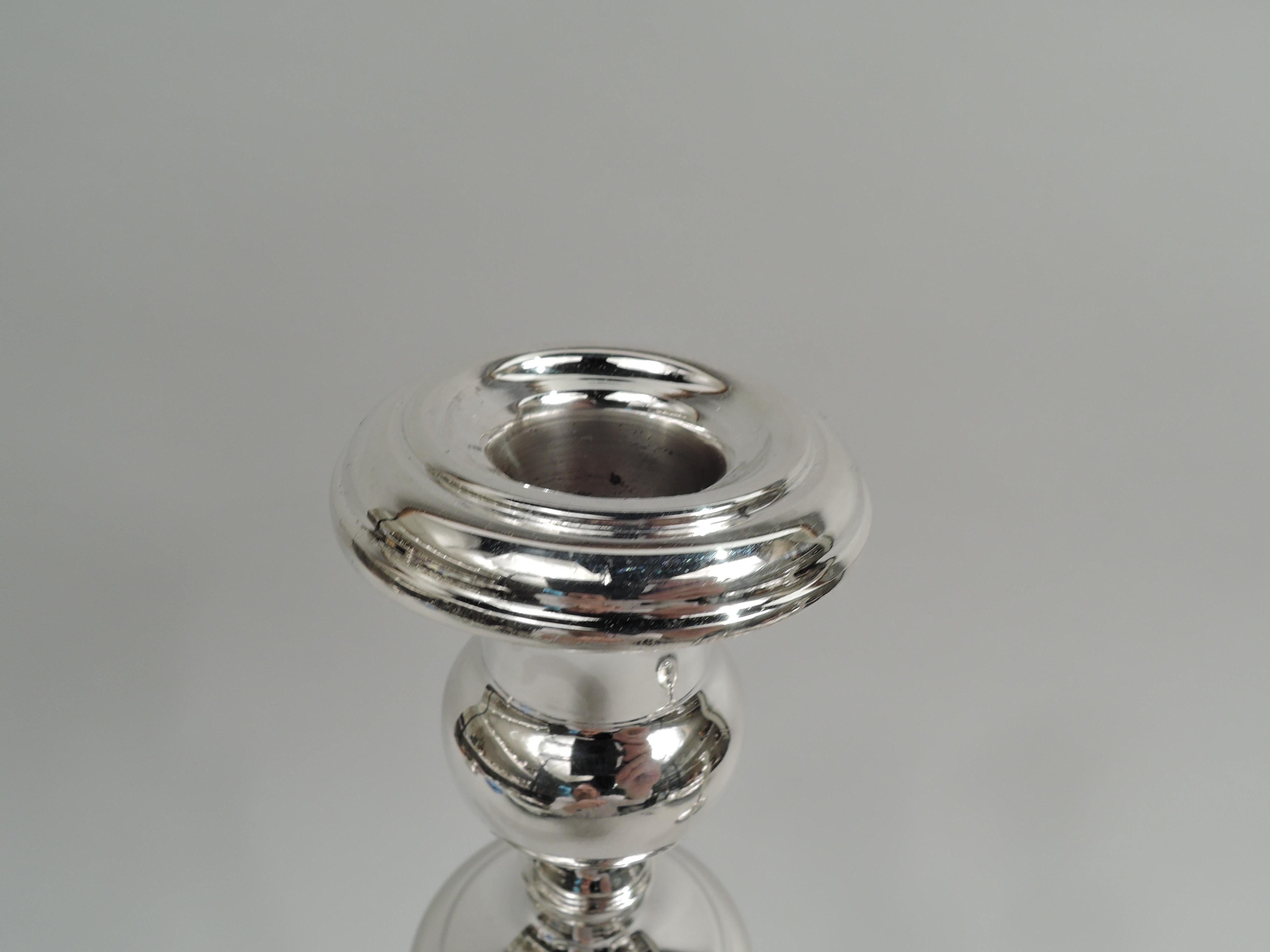 Pair of Italian Modern Classical Sterling Silver Candlesticks In Excellent Condition In New York, NY
