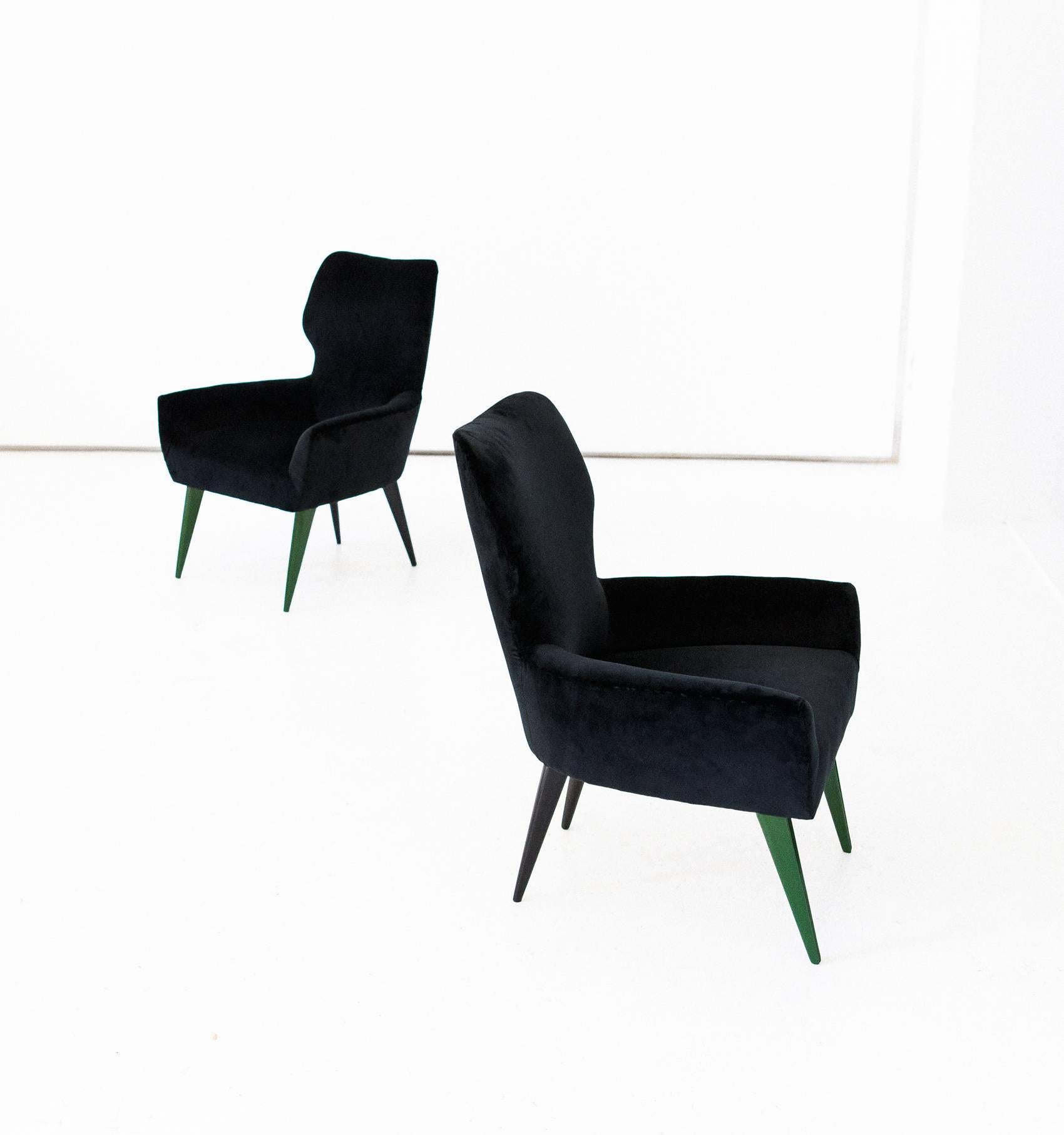Mid-20th Century Pair of Italian Modern Easy Chairs with New Black Velvet Upholstery, 1950s