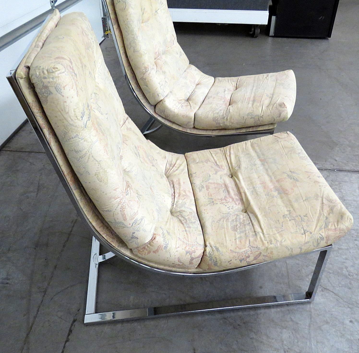 Late 20th Century Pair of Italian Modern Flat Bar Lolling Chairs