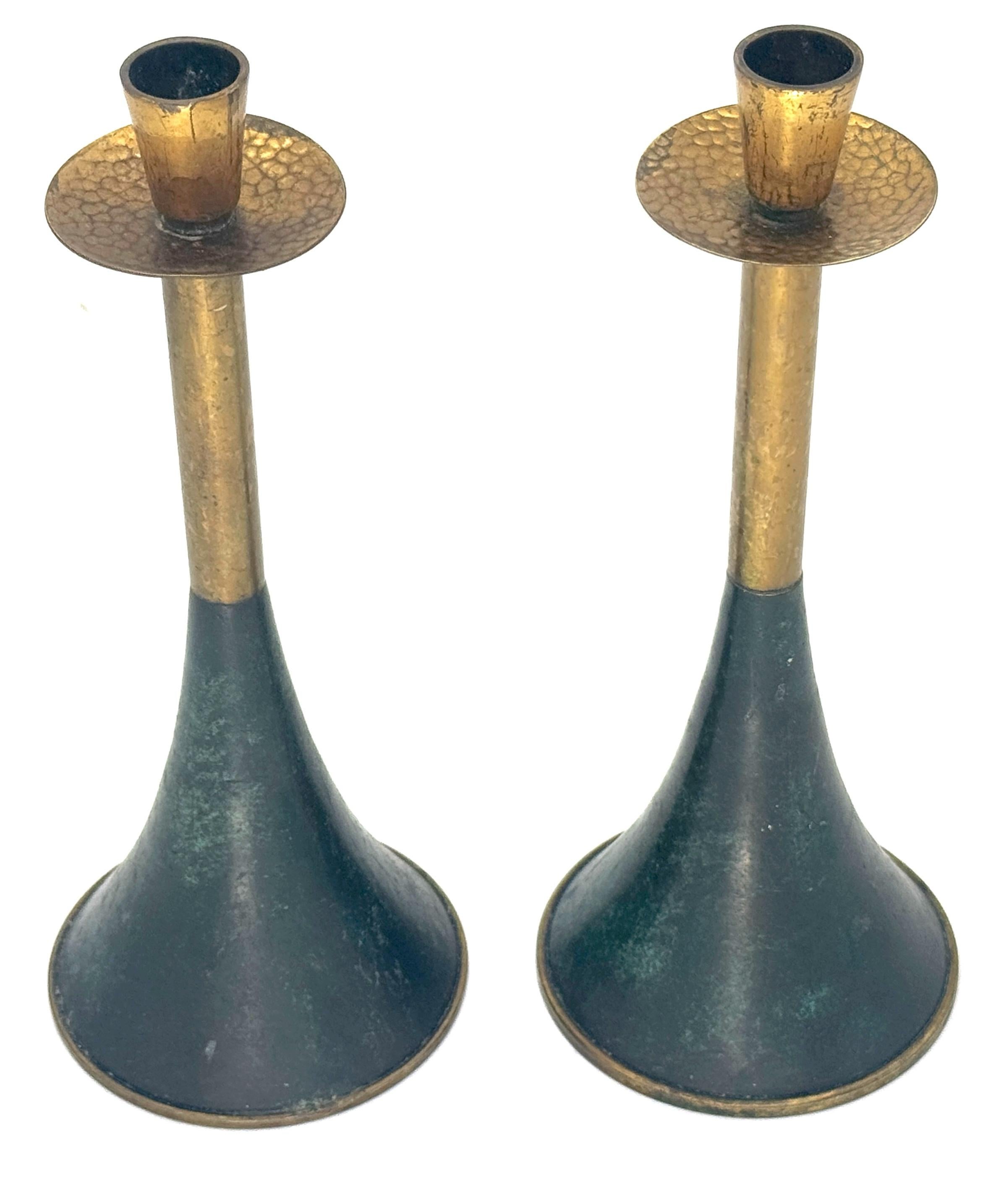 Pair of Italian Modern Gilt and Patinated Brass Conical Candlesticks, C. 1970s In Good Condition For Sale In West Palm Beach, FL