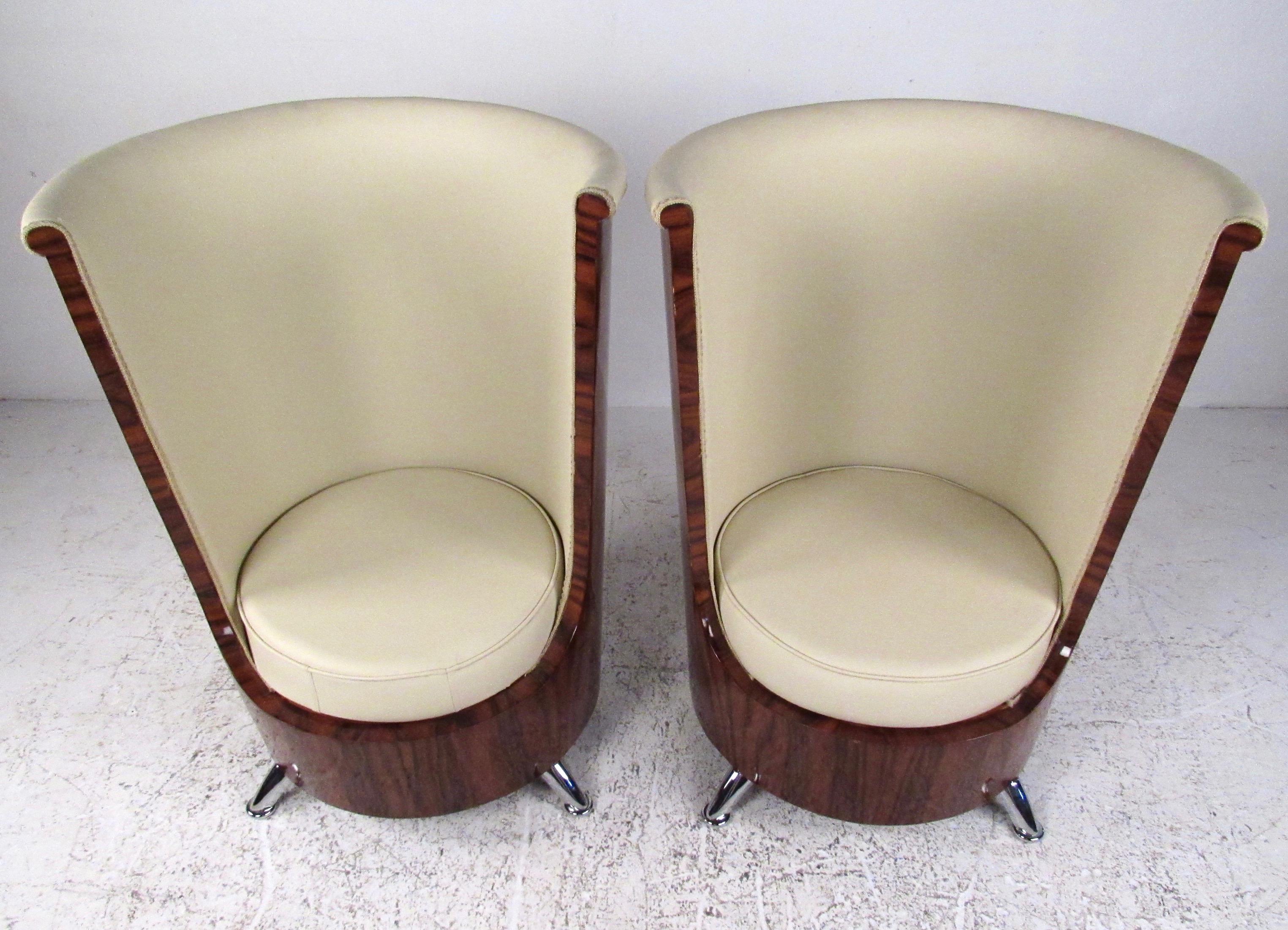 20th Century Pair of Italian Modern Highback Club Chairs