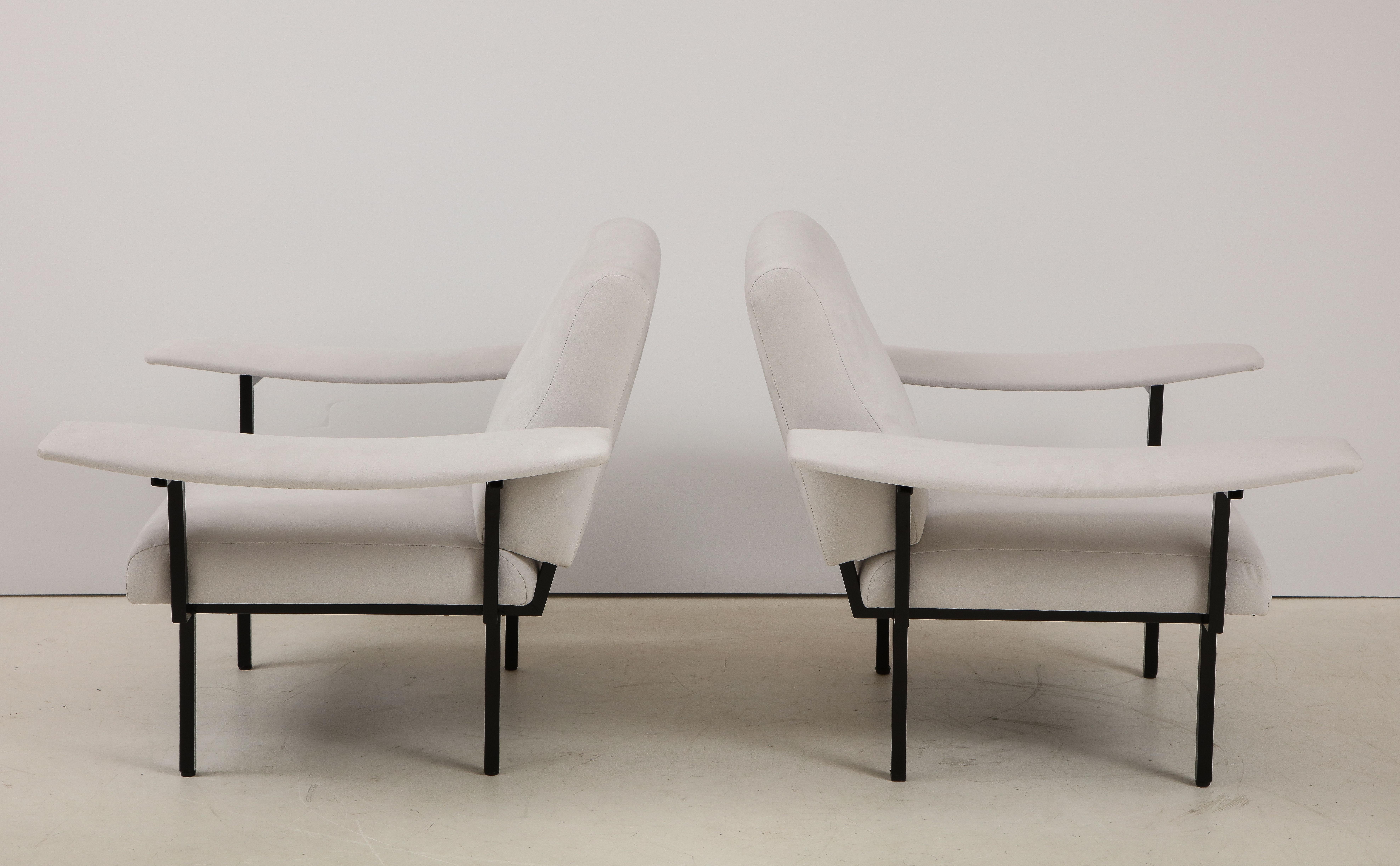Pair of Italian Modernist Iron Upholstered Armchairs, circa 1960  For Sale 5