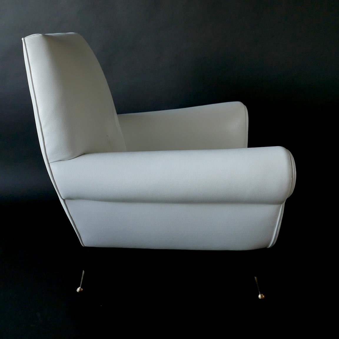 Pair of Italian Modern Leather and Brass Lounge Chairs, Gigi Radice for Minotti In Excellent Condition In Hollywood, FL