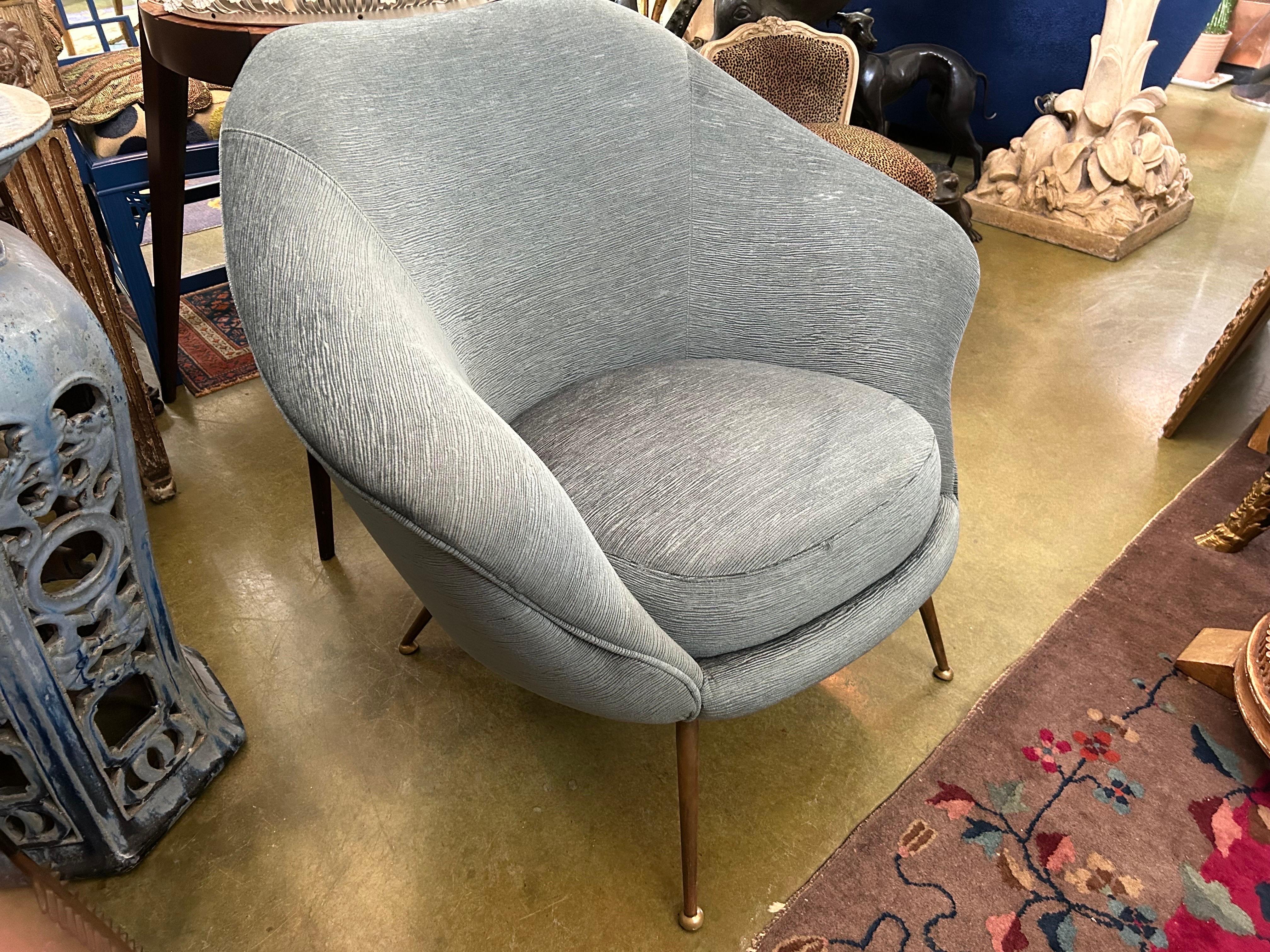 Pair Of Italian Modern Lounge Chairs In The Manner Of Gio Ponti For Sale 5
