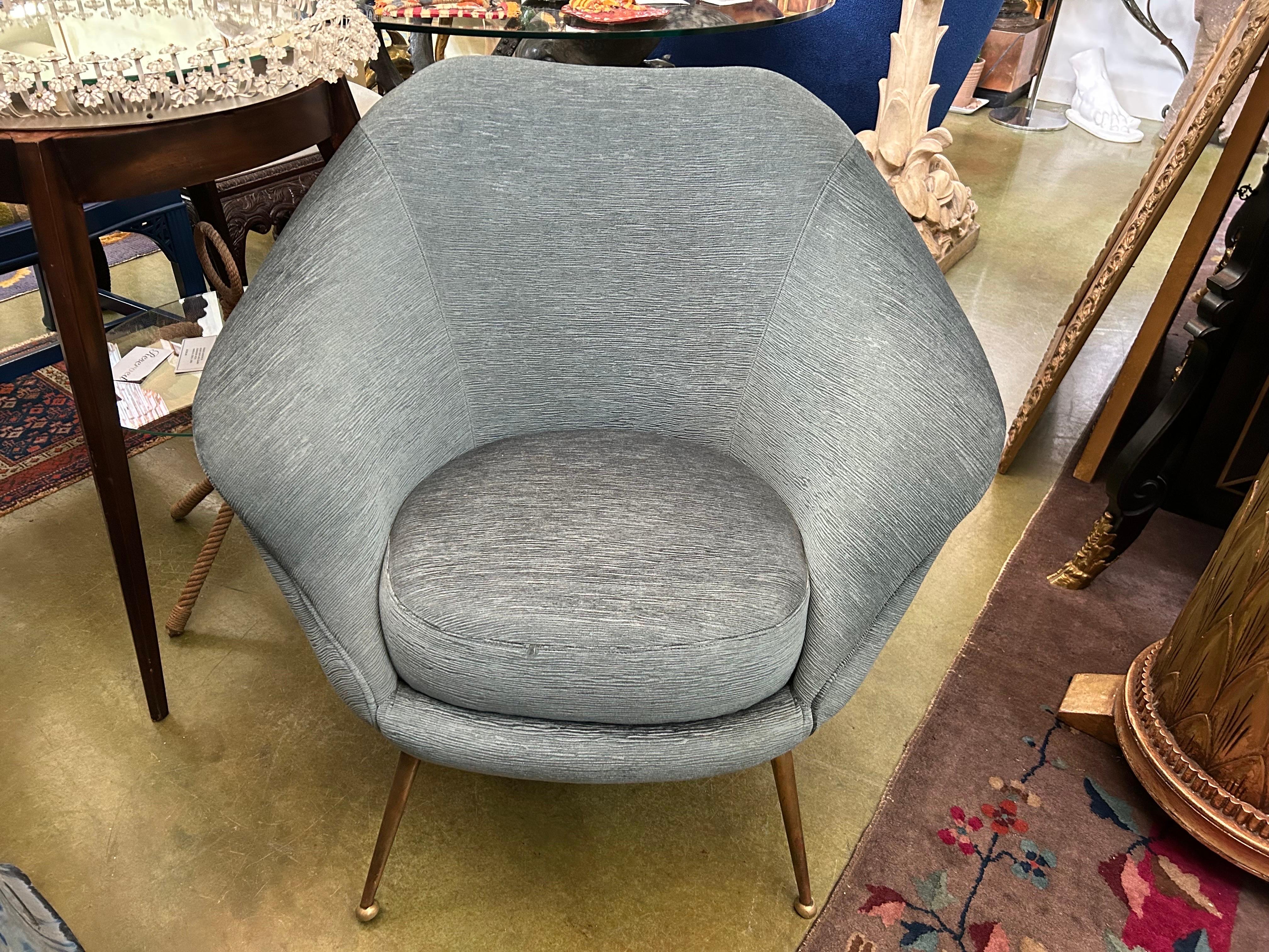 Mid-Century Modern Pair Of Italian Modern Lounge Chairs In The Manner Of Gio Ponti For Sale