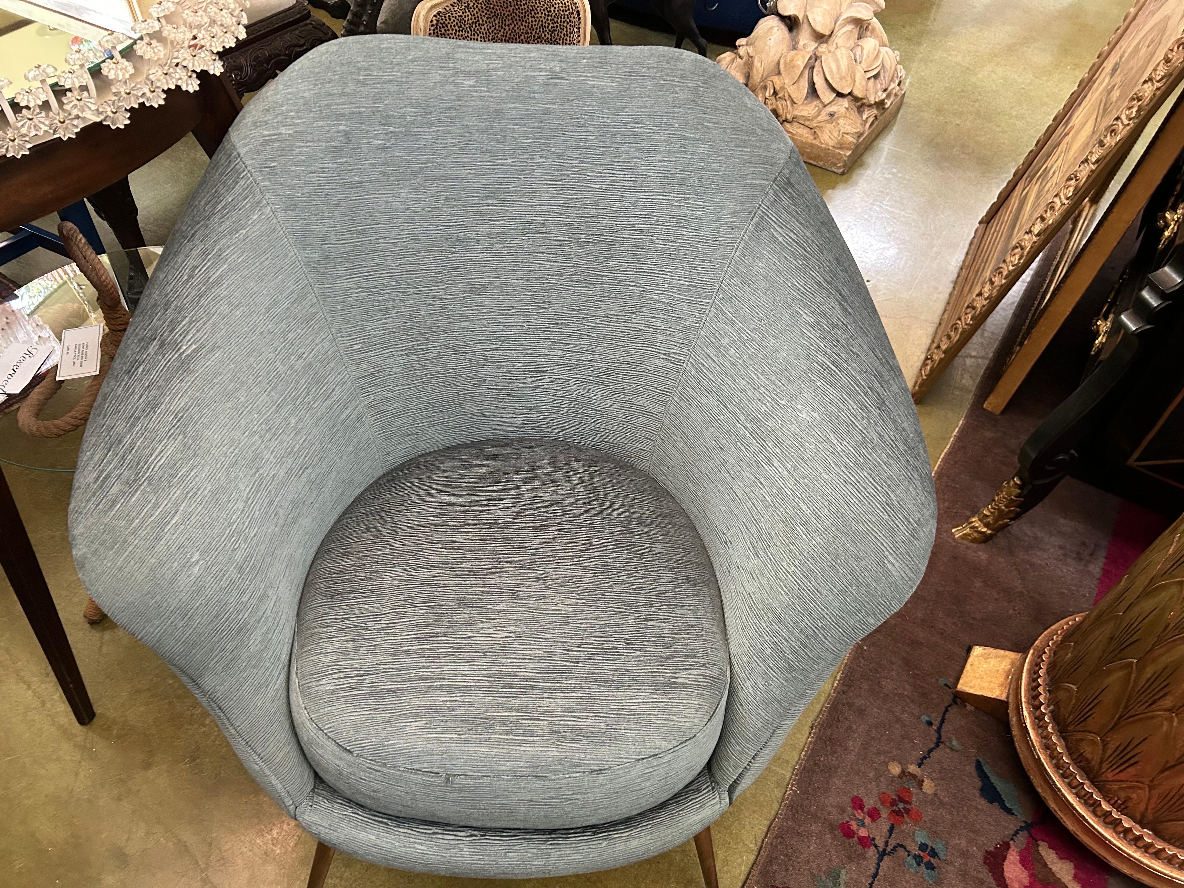 Mid-20th Century Pair Of Italian Modern Lounge Chairs In The Manner Of Gio Ponti For Sale