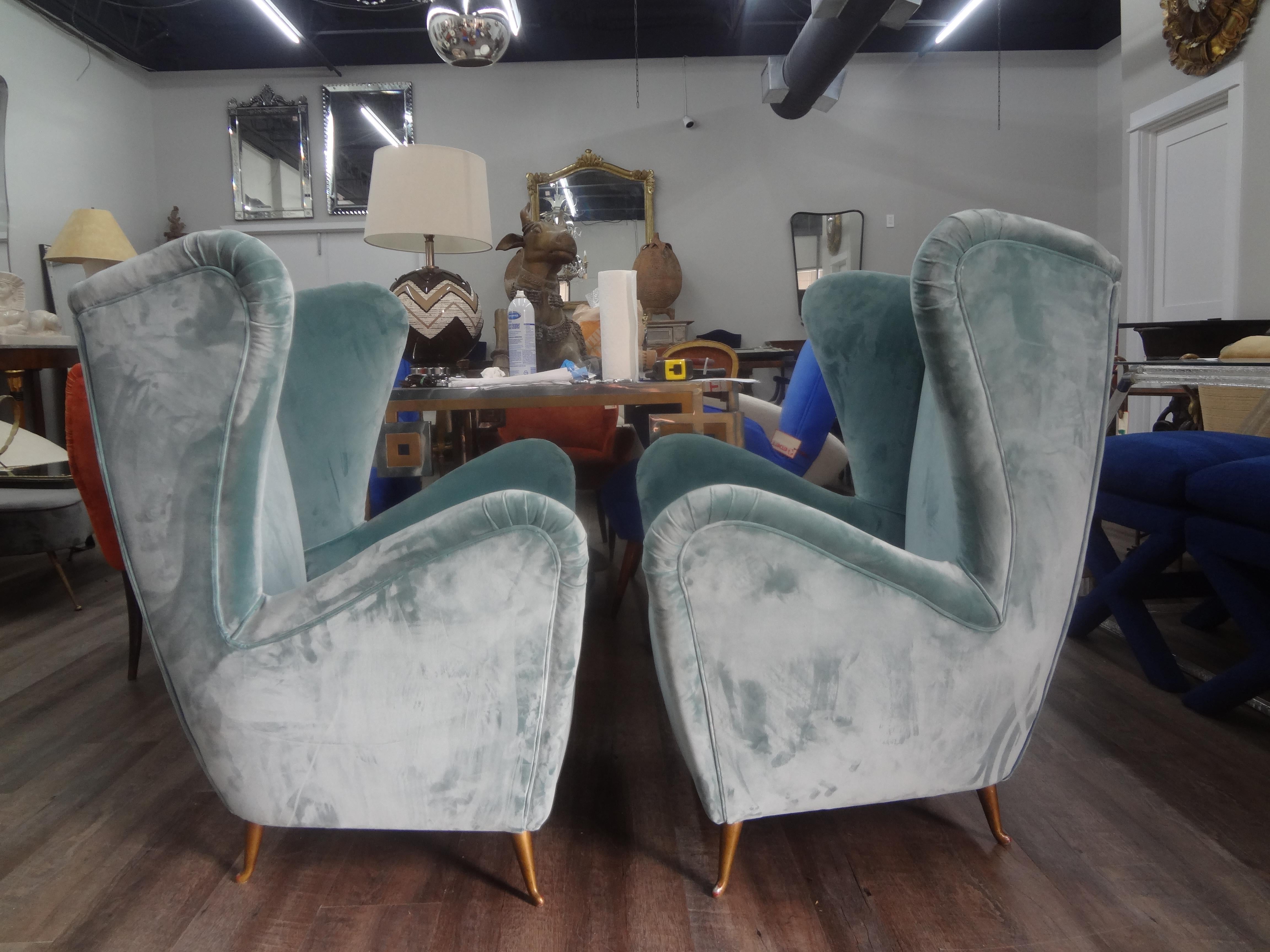 Mid-Century Modern Pair of Italian Modern Sculptural Lounge Chairs Attributed to ISA Bergamo For Sale