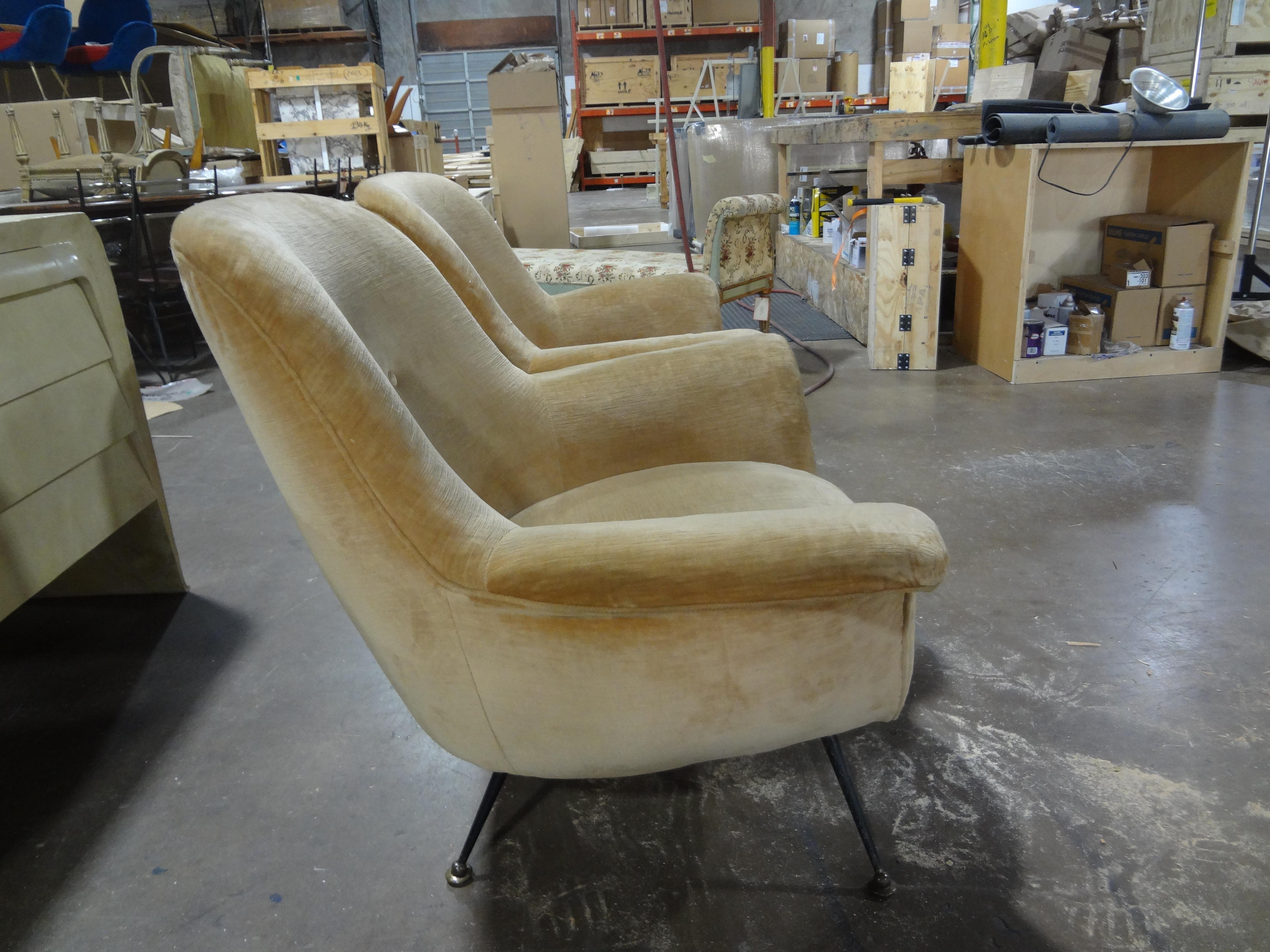 Mid-20th Century Pair Of Italian Modern Sculptural Lounge Chairs For Sale