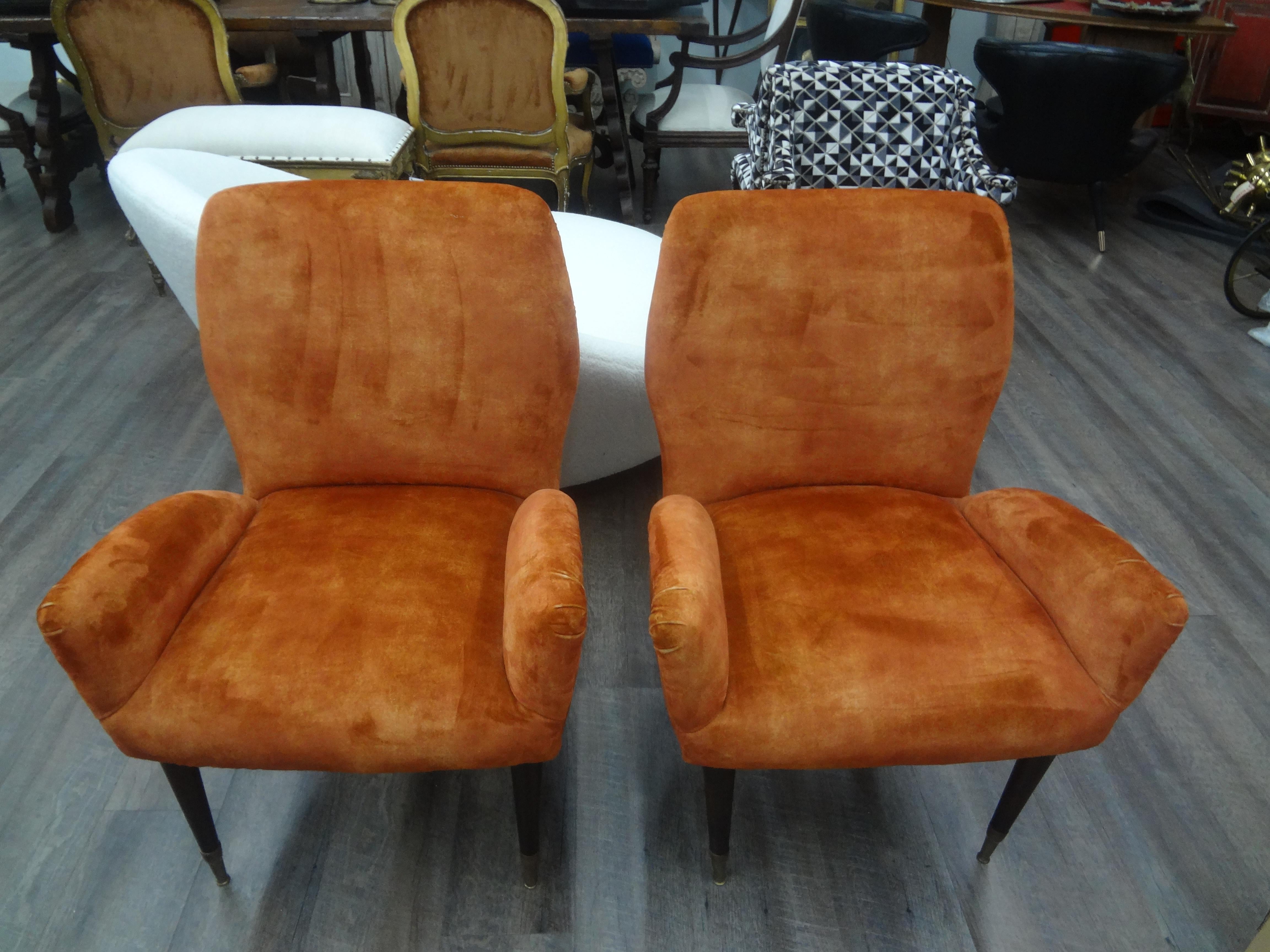 Pair of Italian Modern Sculptural Lounge Chairs 3