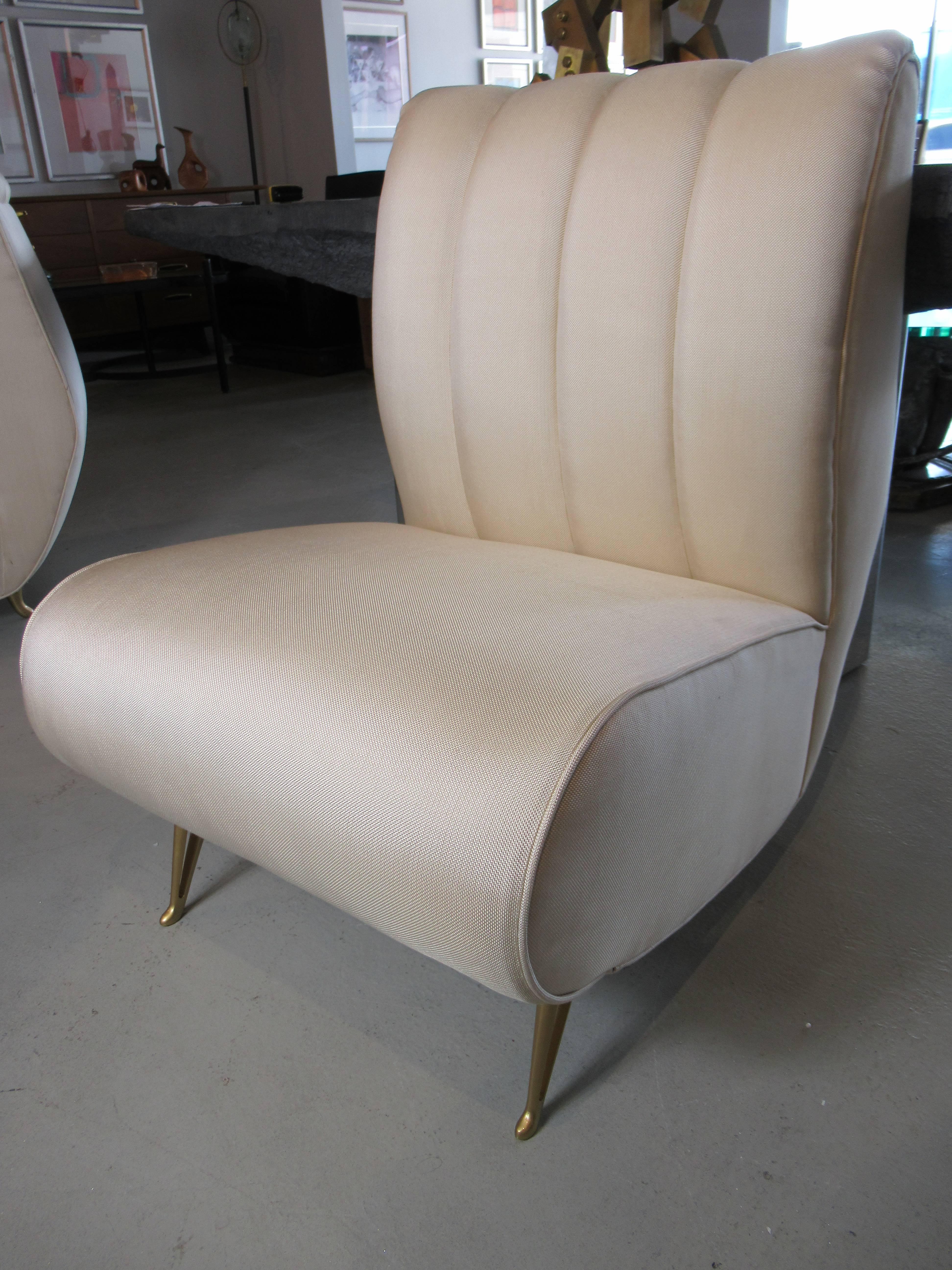 Pair of Italian Modern Slipper Chairs, Isa, Attributed to Gio Ponti For Sale 3