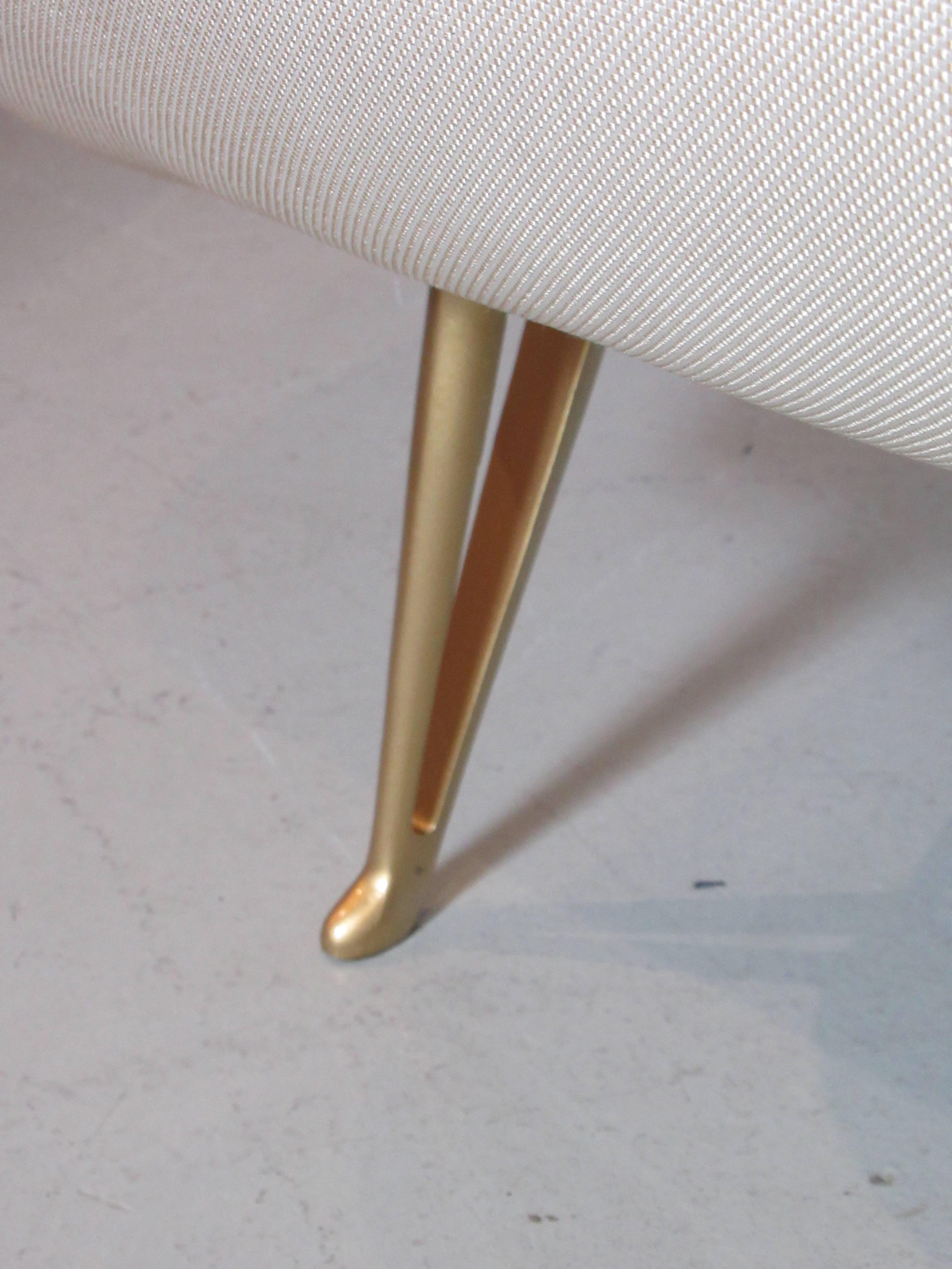 Pair of Italian Modern Slipper Chairs, Isa, Attributed to Gio Ponti In Excellent Condition For Sale In Hollywood, FL