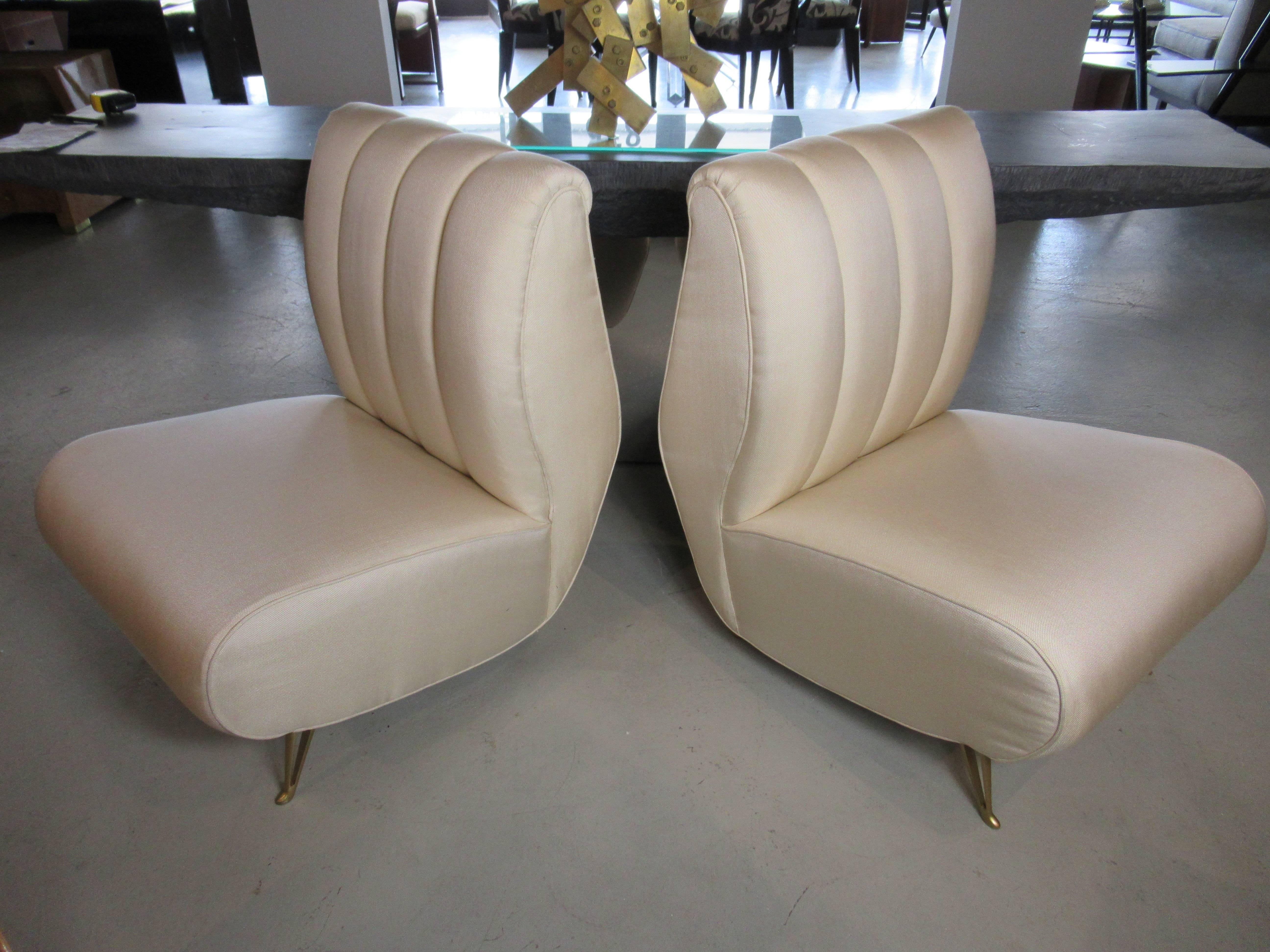 Mid-20th Century Pair of Italian Modern Slipper Chairs, Isa, Attributed to Gio Ponti For Sale