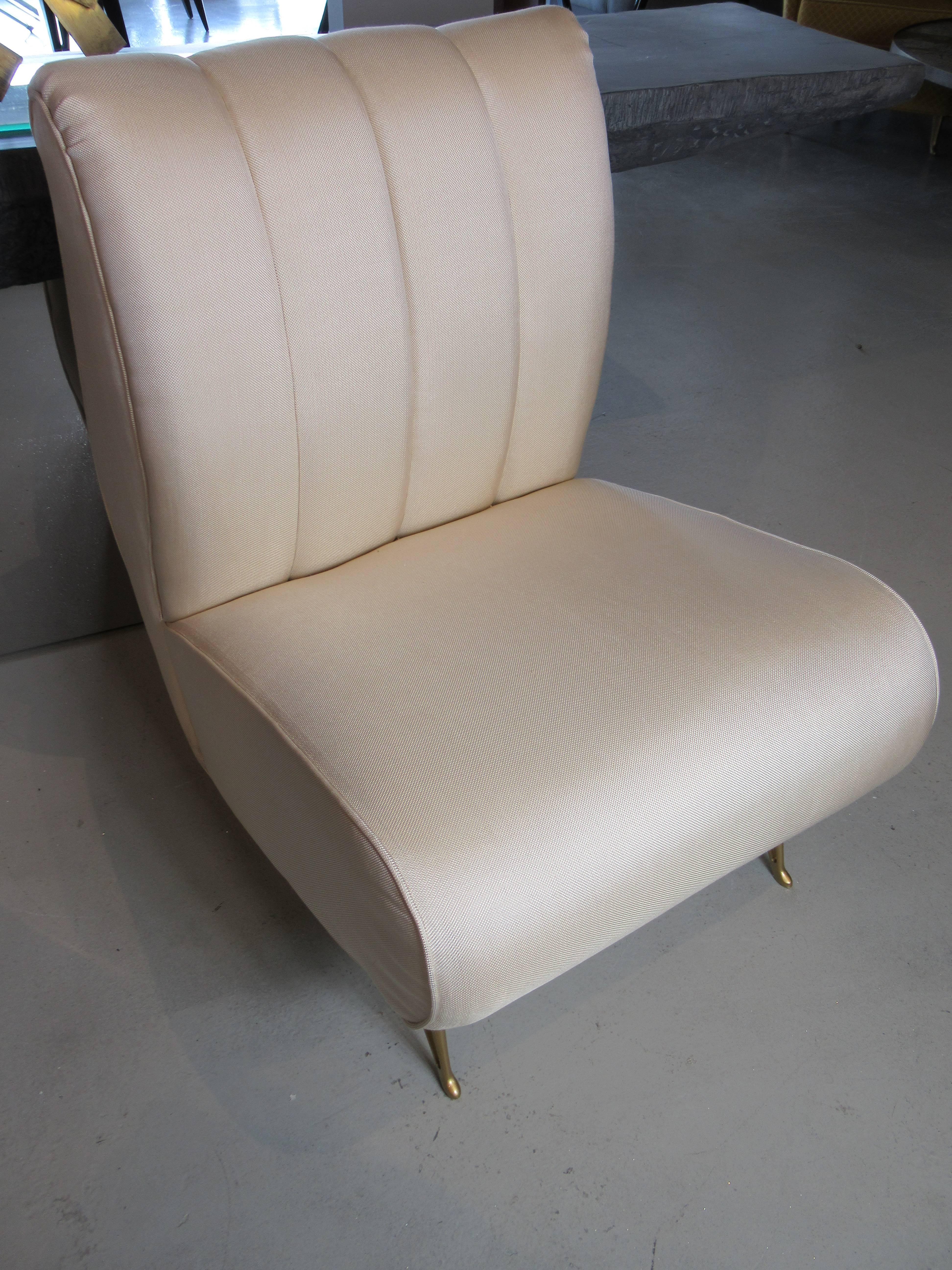 Pair of Italian Modern Slipper Chairs, Isa, Attributed to Gio Ponti For Sale 2
